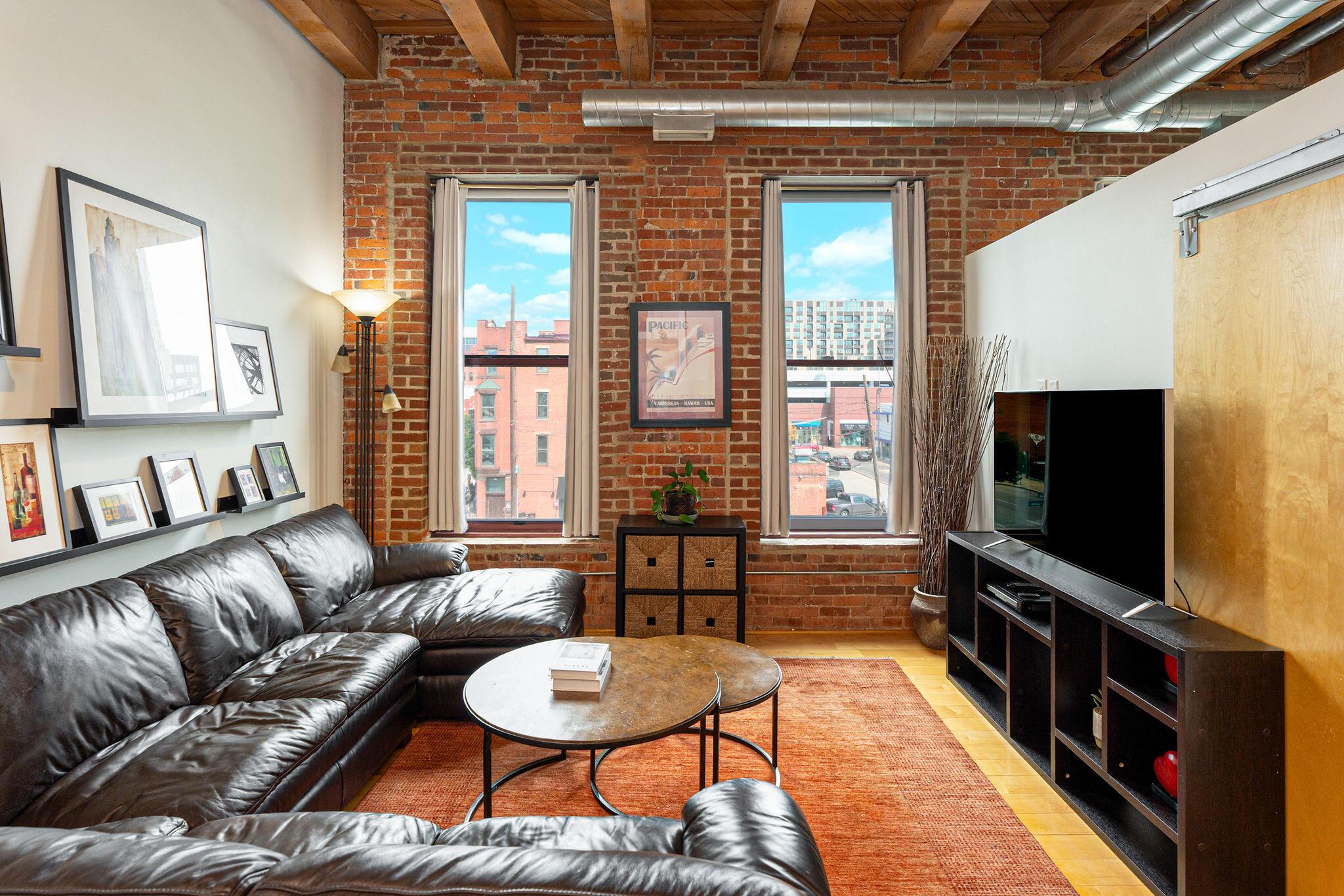 150 E Main, 305