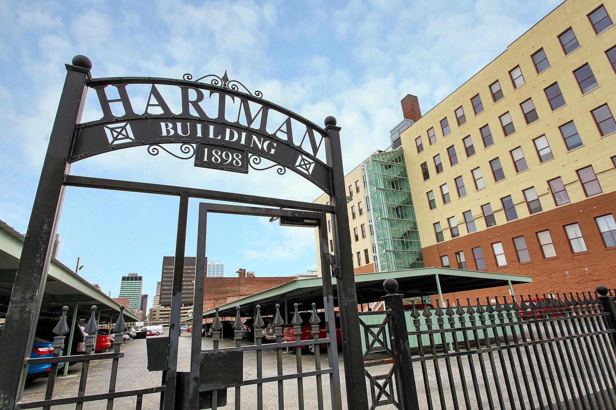 150 E Main, 305