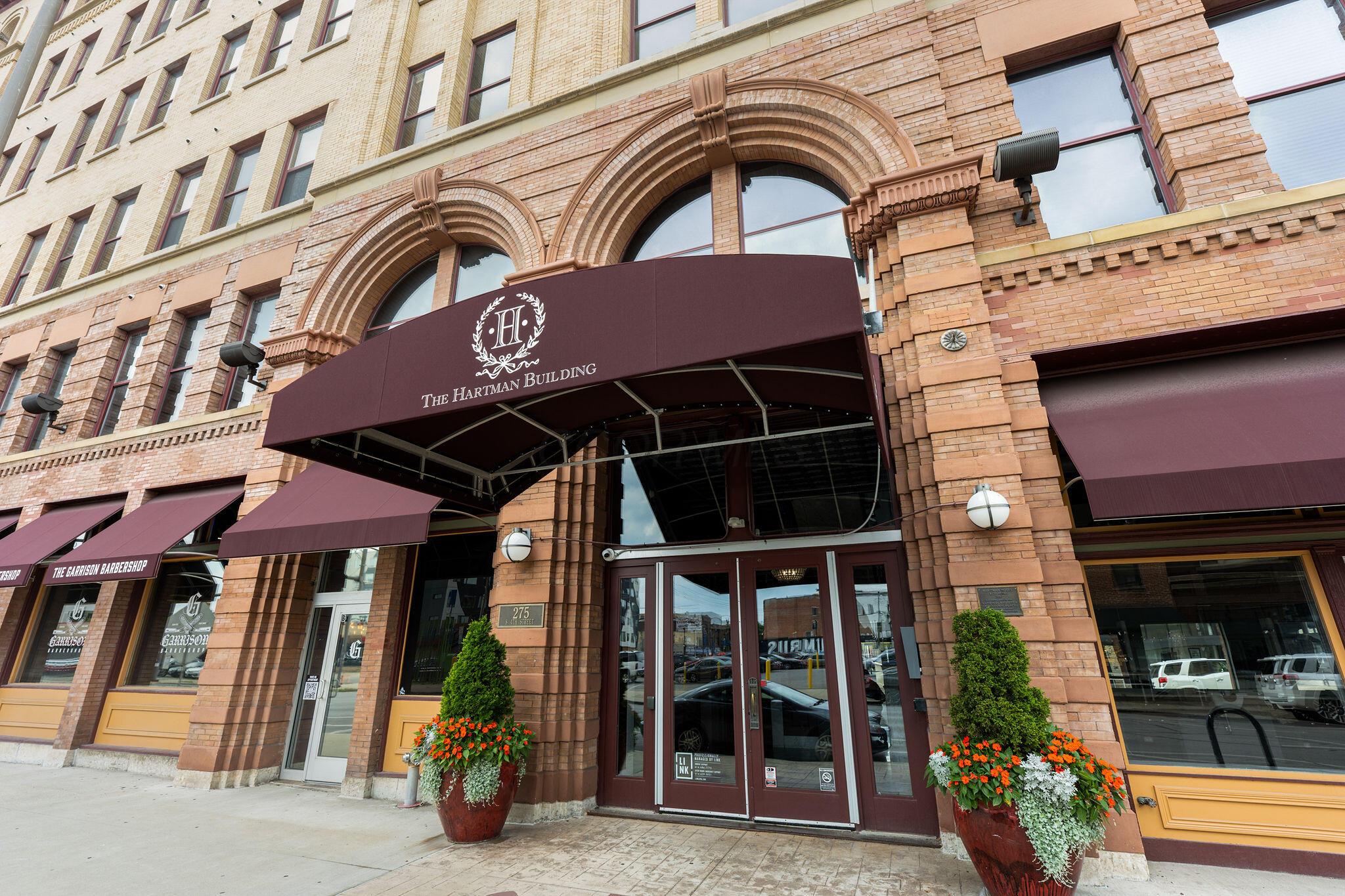 150 E Main, 305
