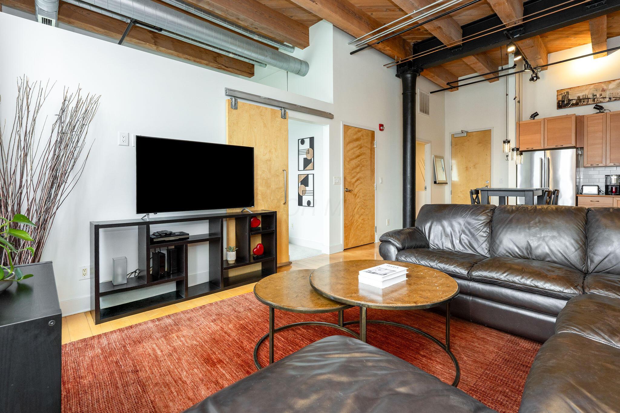 150 E Main, 305