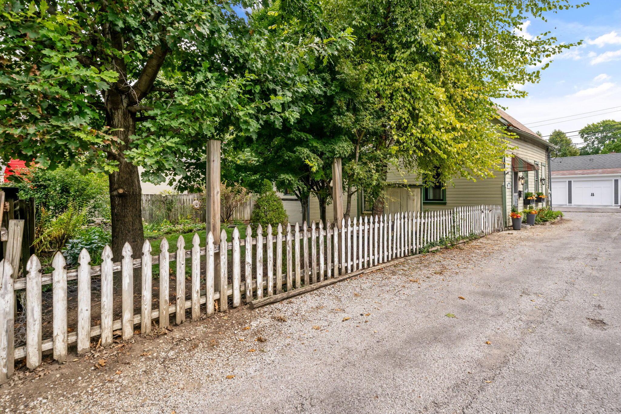 178 Alexander Alley