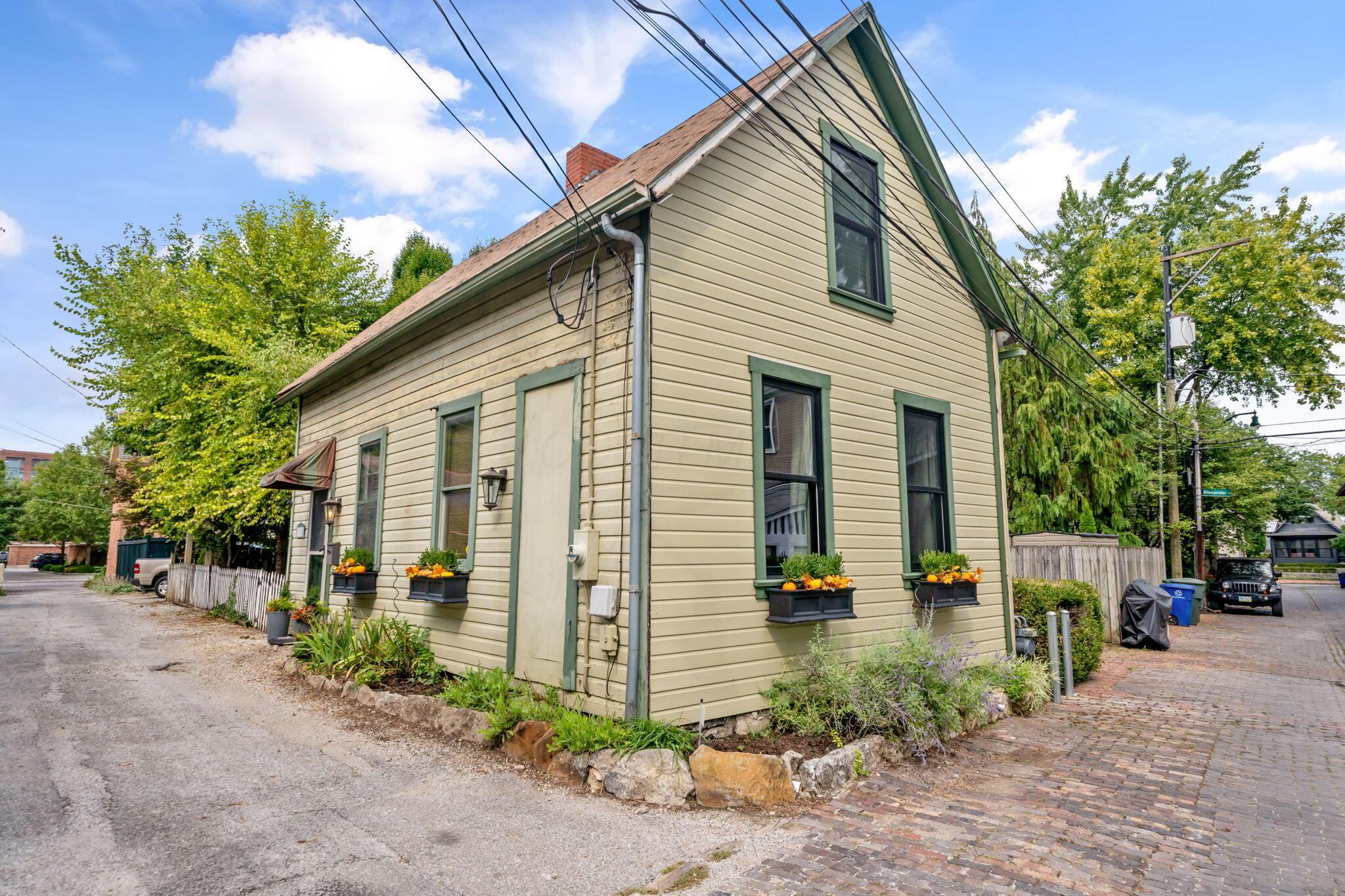 178 Alexander Alley