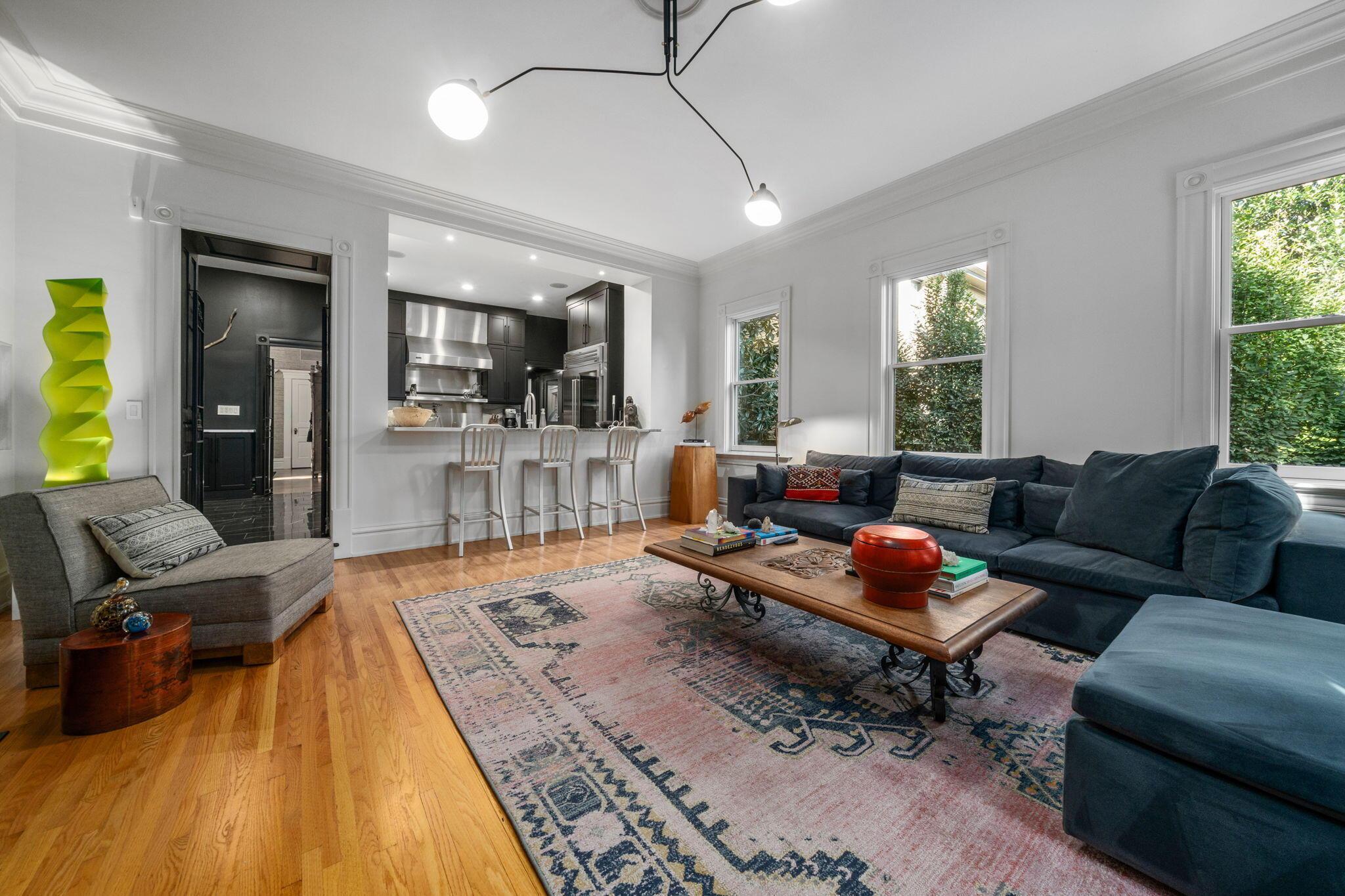 123 E Deshler Avenue