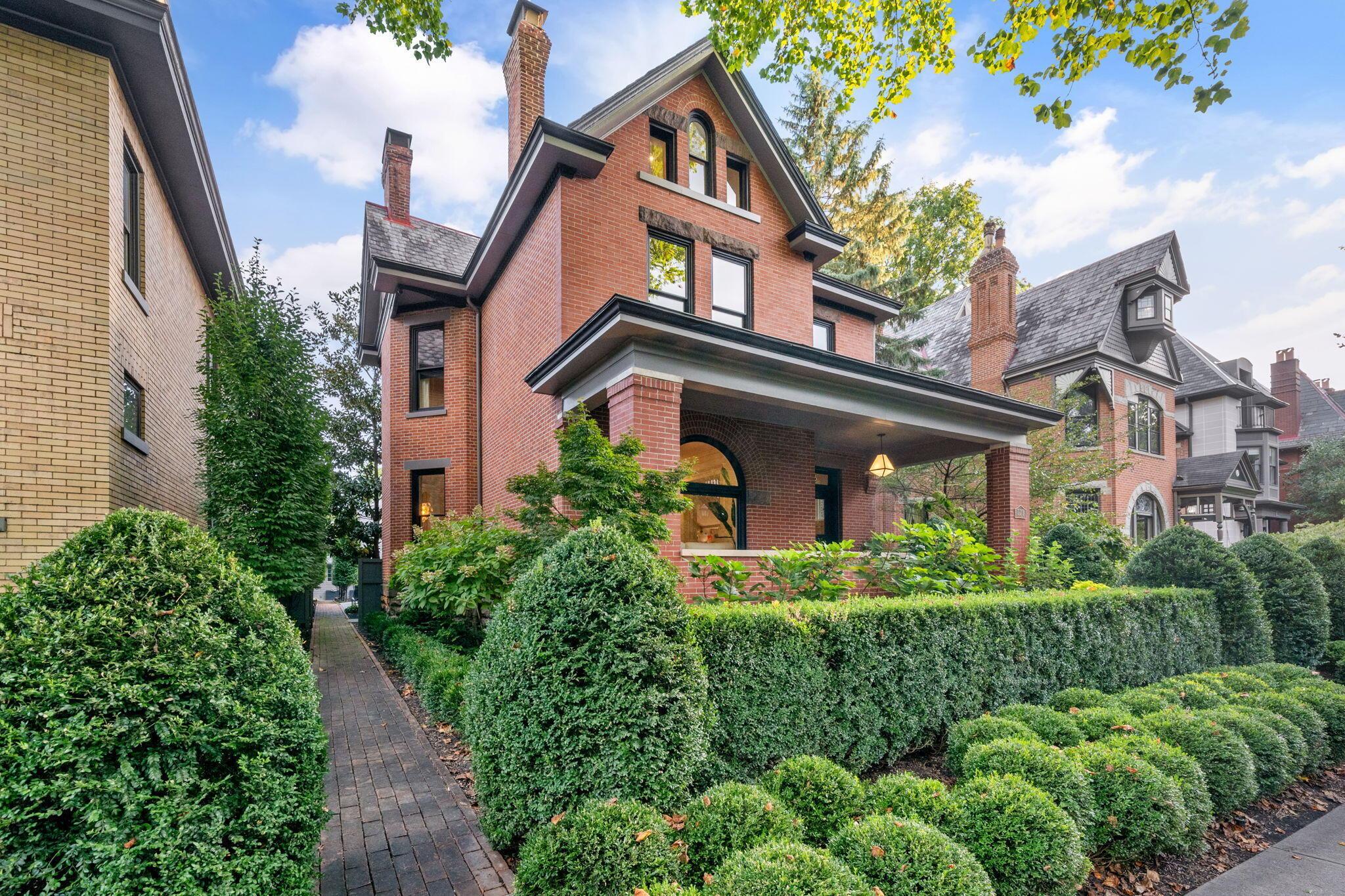 123 E Deshler Avenue
