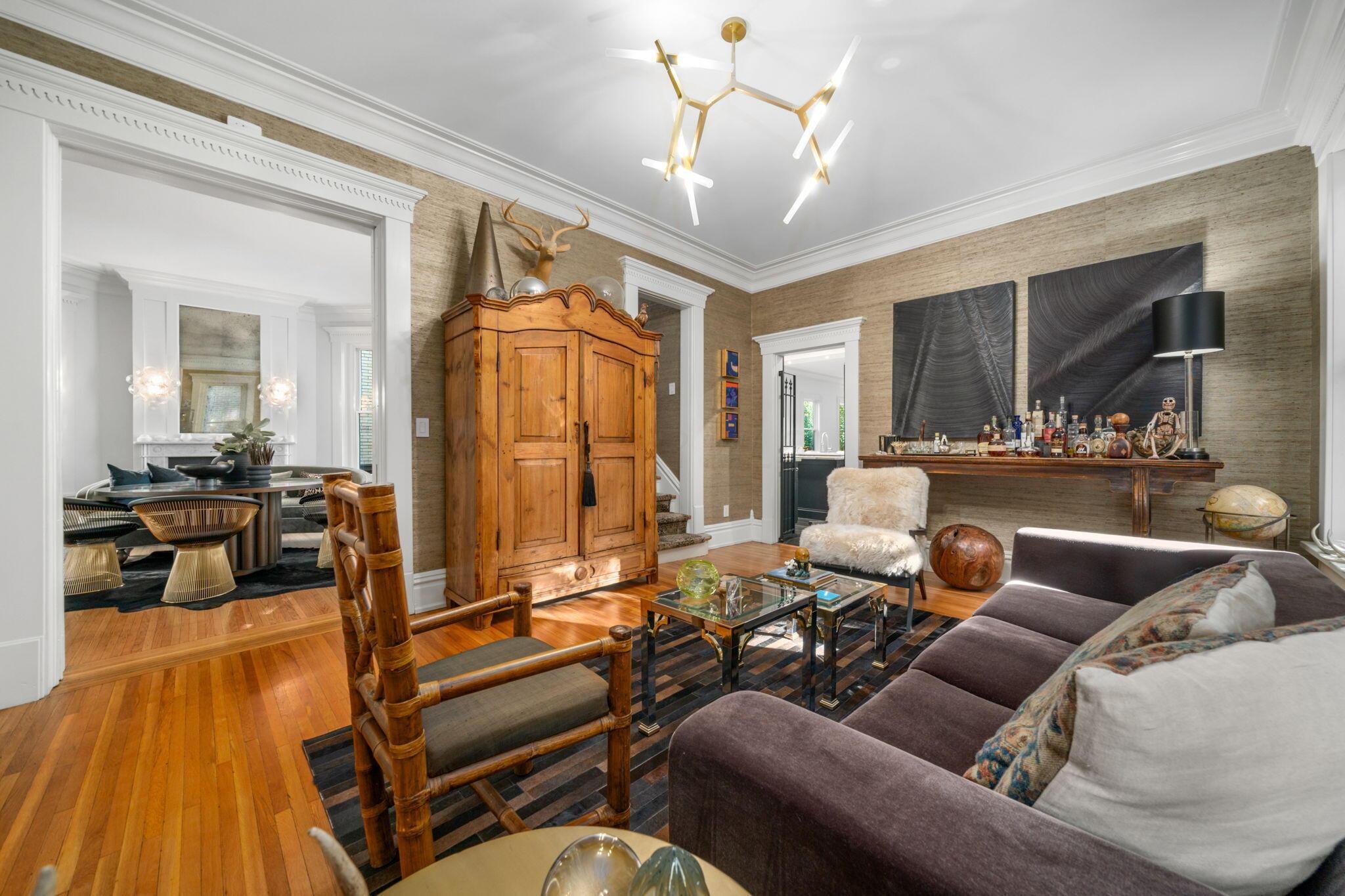 123 E Deshler Avenue