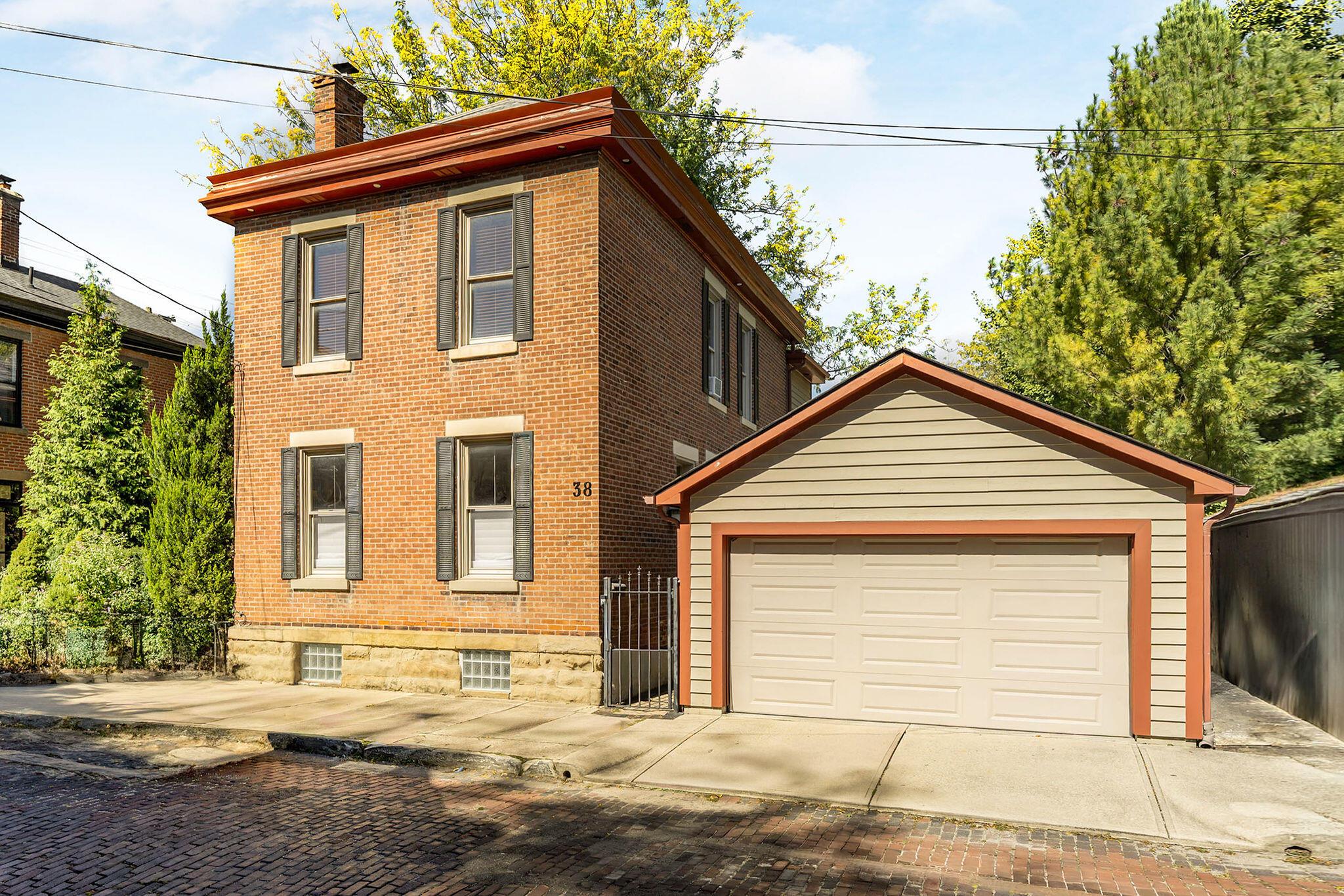 38 E Beck Street