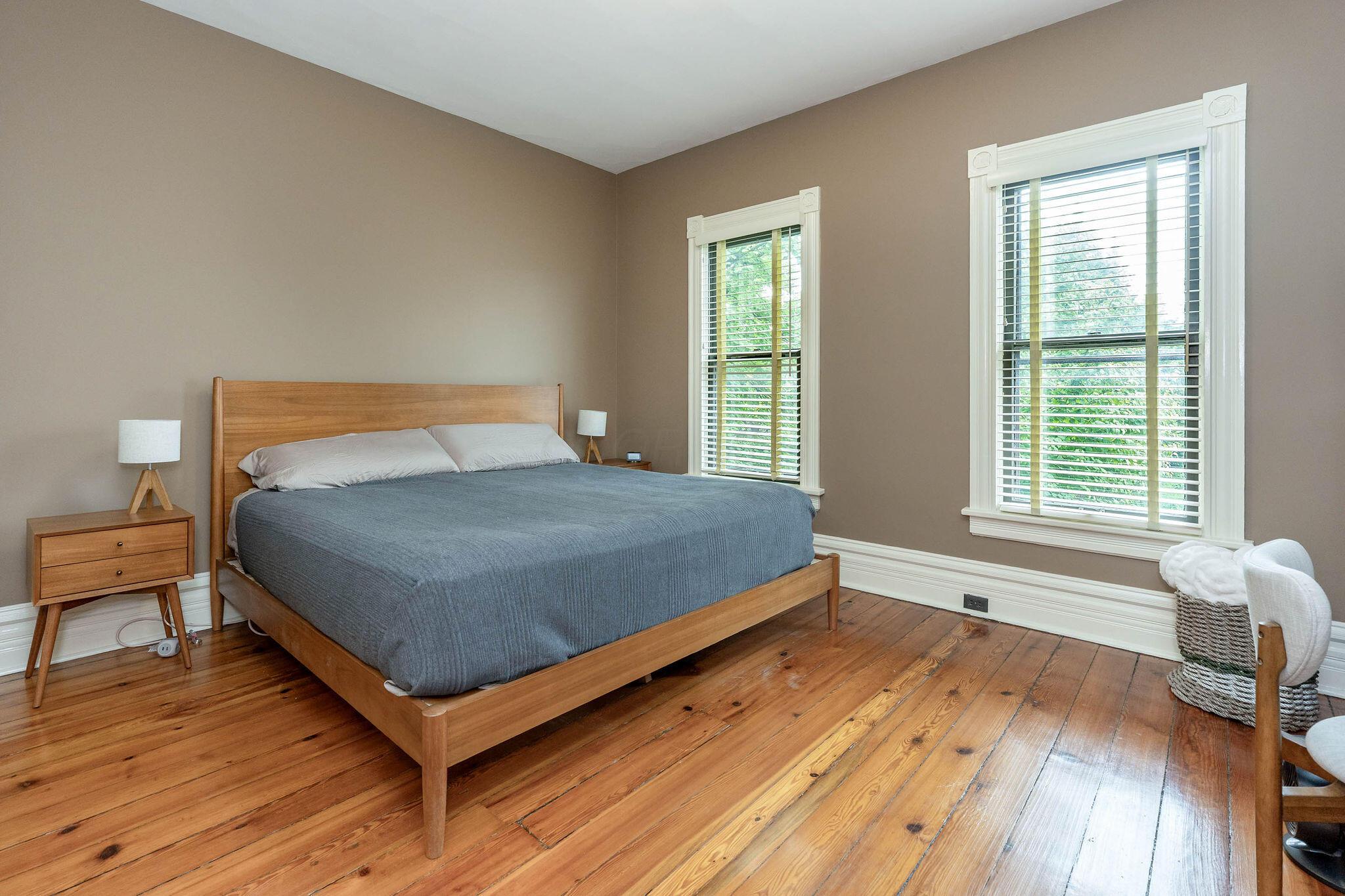 883 S 5th Street