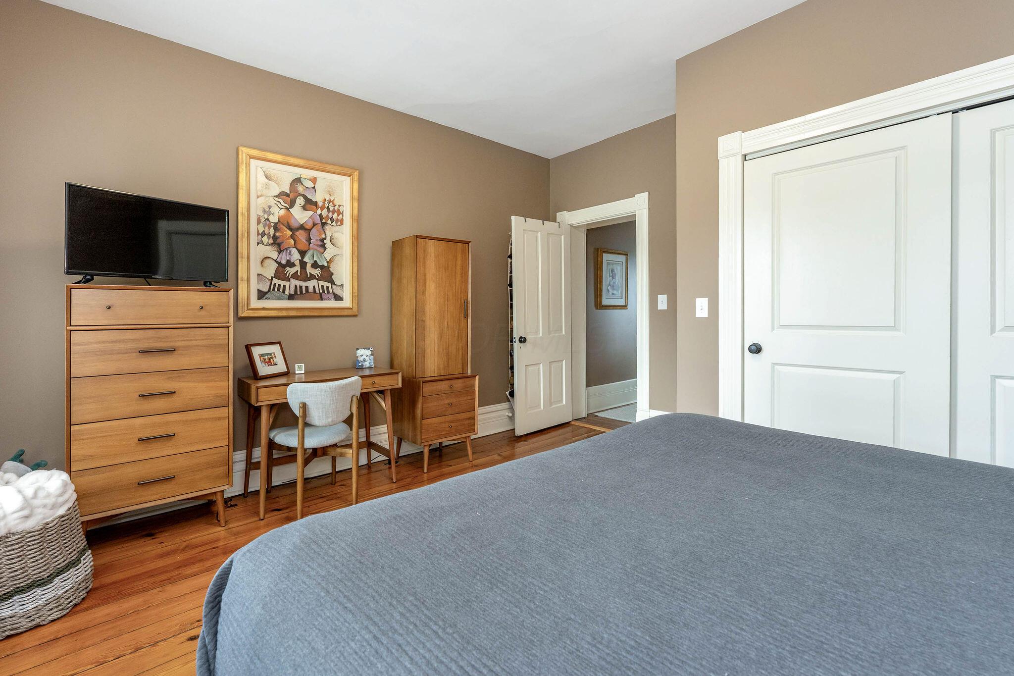 883 S 5th Street