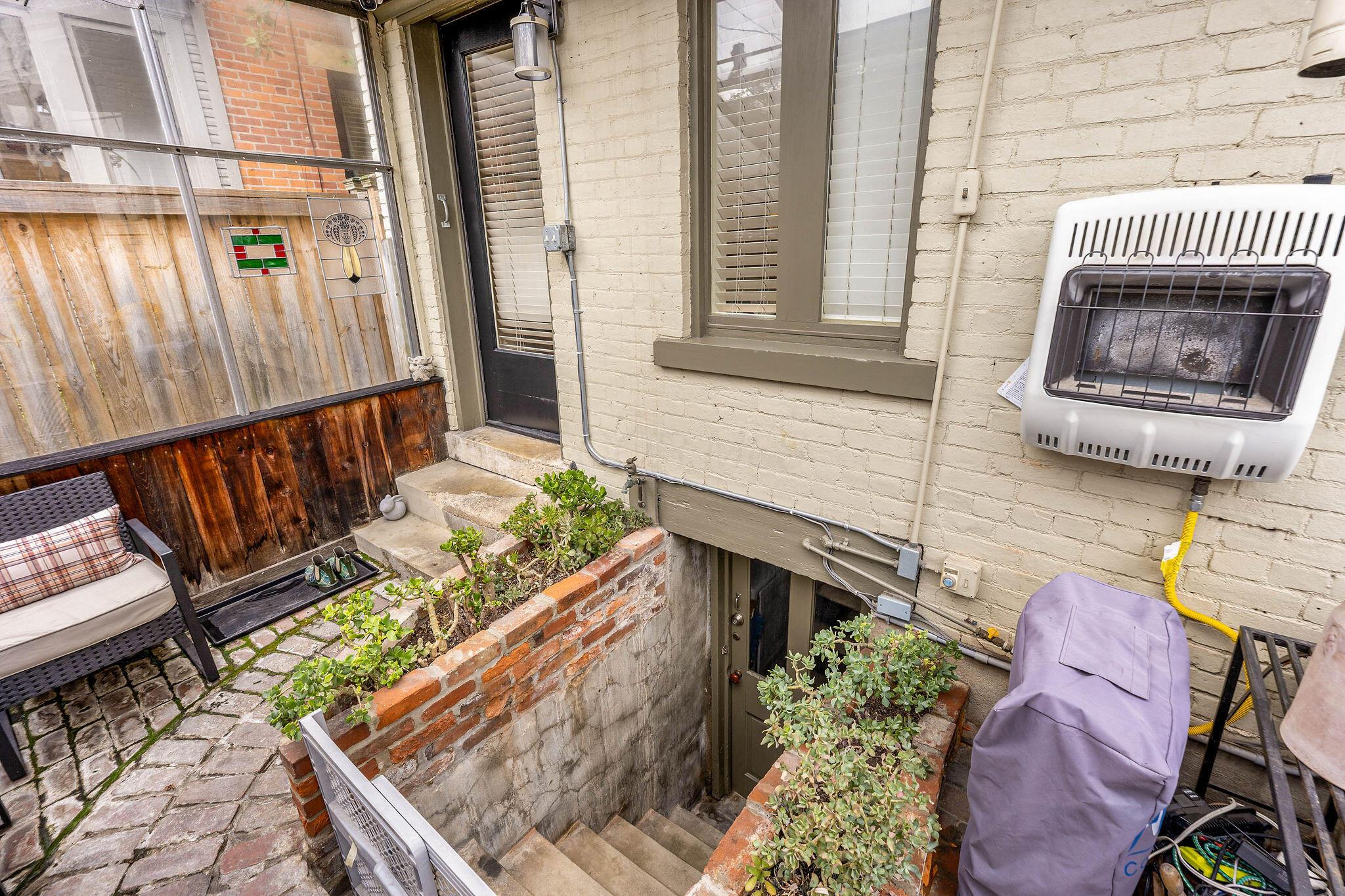 883 S 5th Street