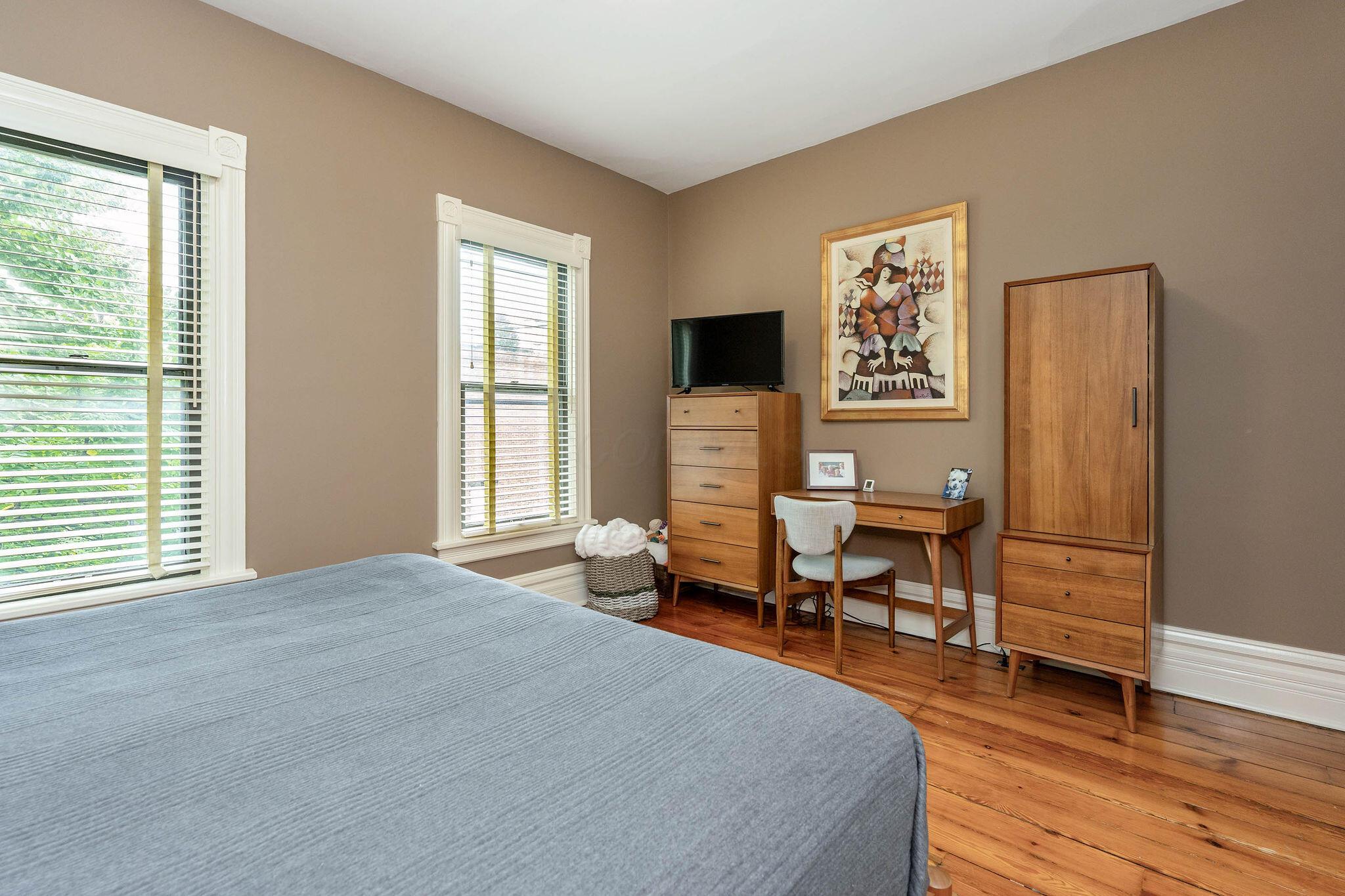 883 S 5th Street