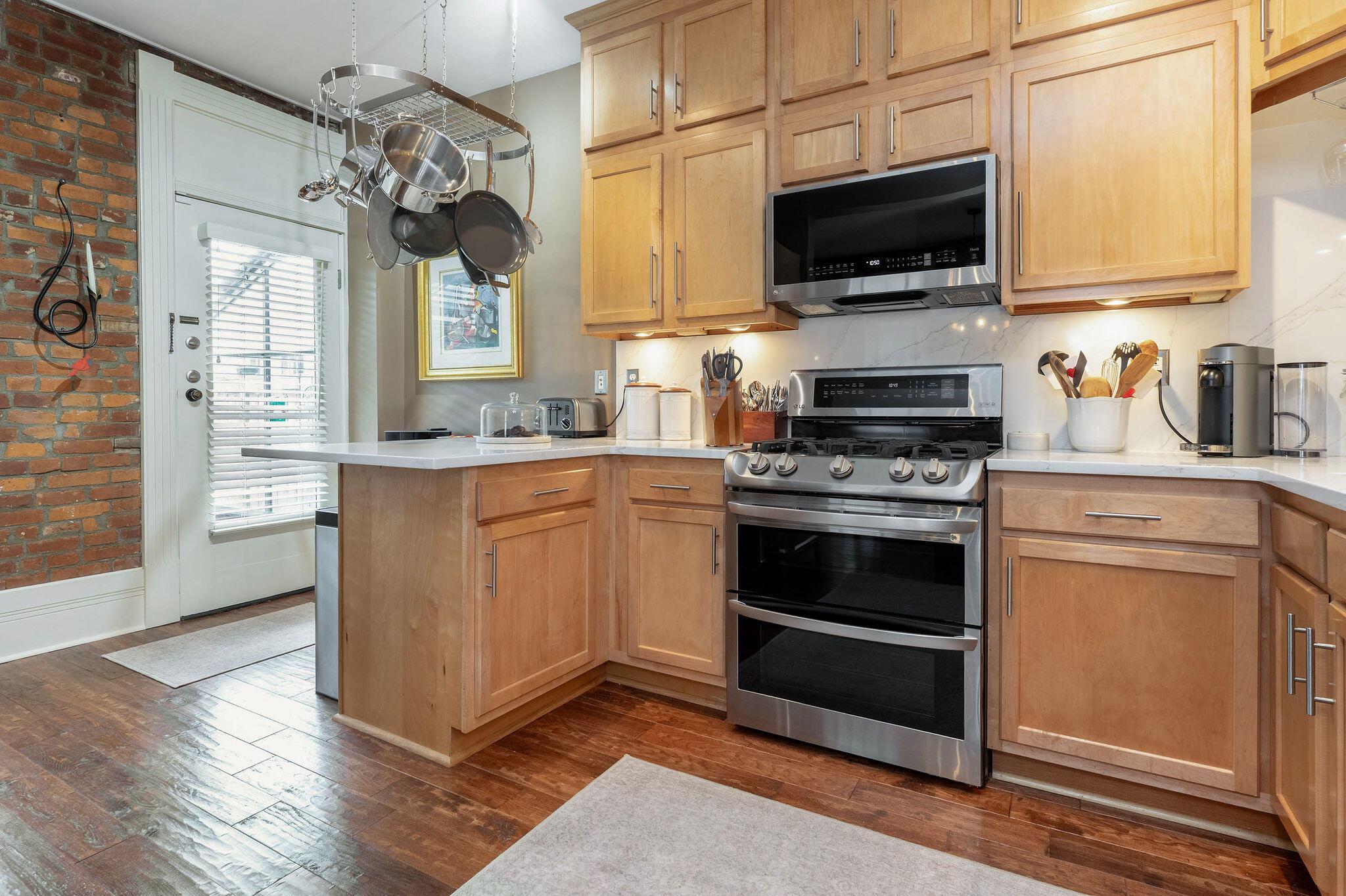 883 S 5th Street