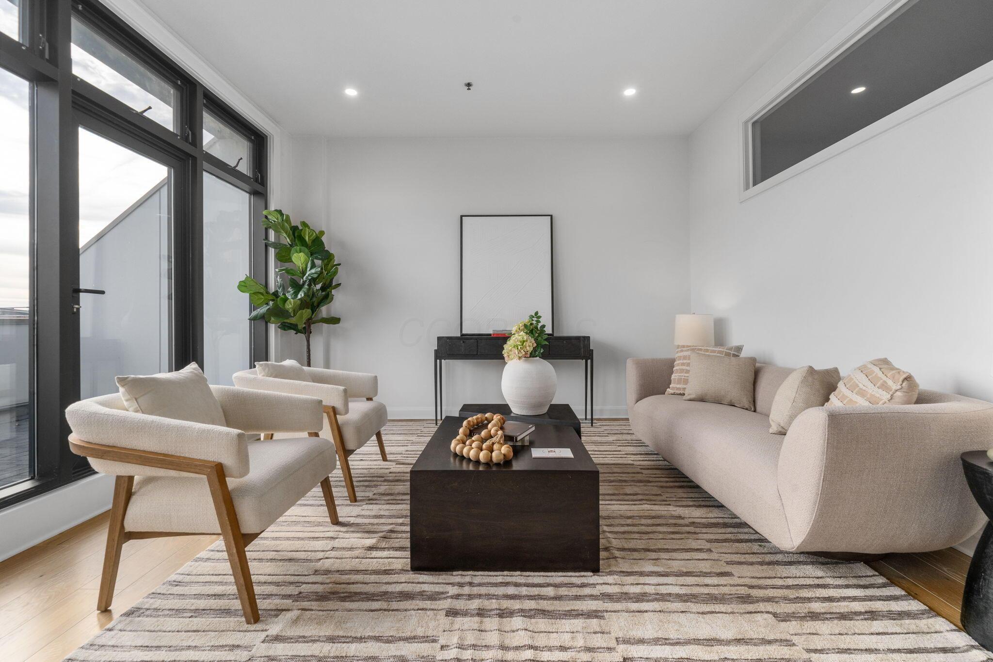 825 N 4th Street, 407