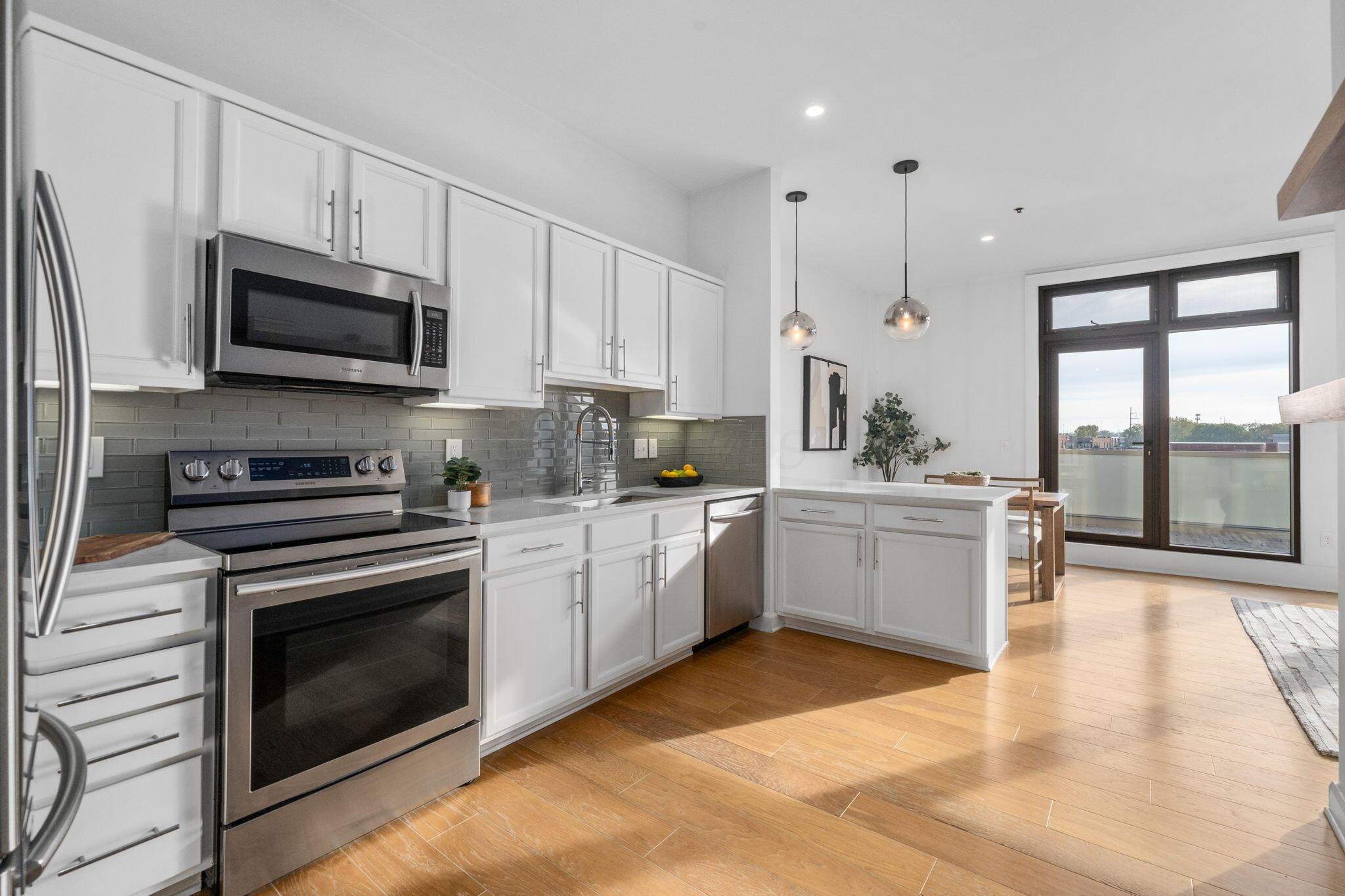 825 N 4th Street, 407