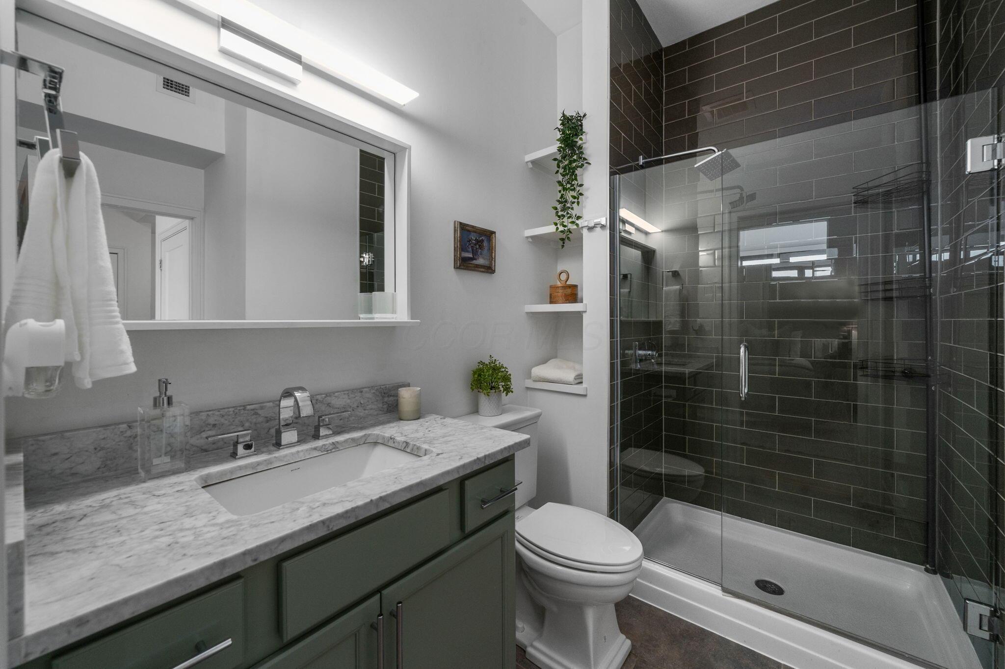 825 N 4th Street, 407