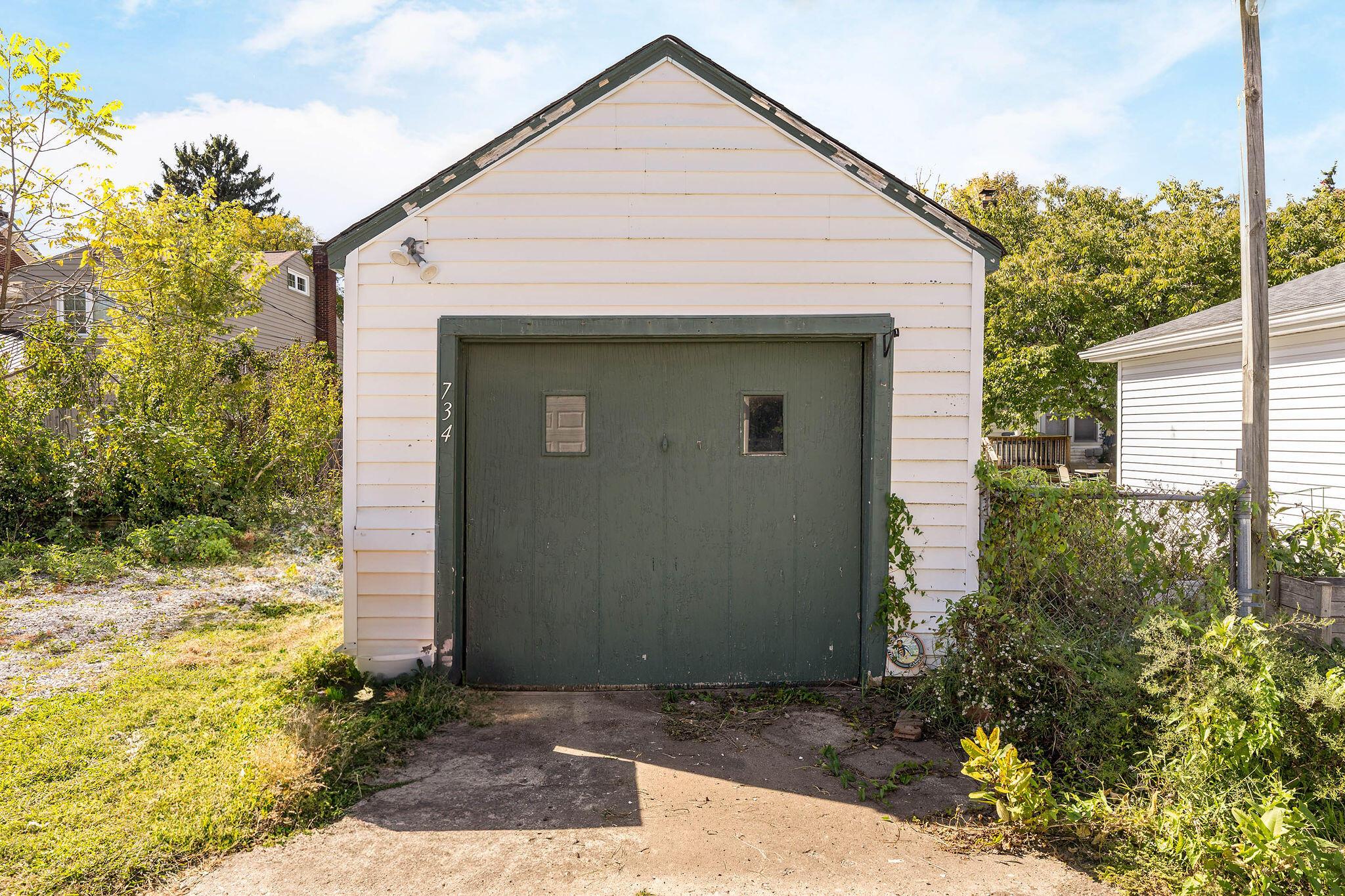734 Euclaire Avenue