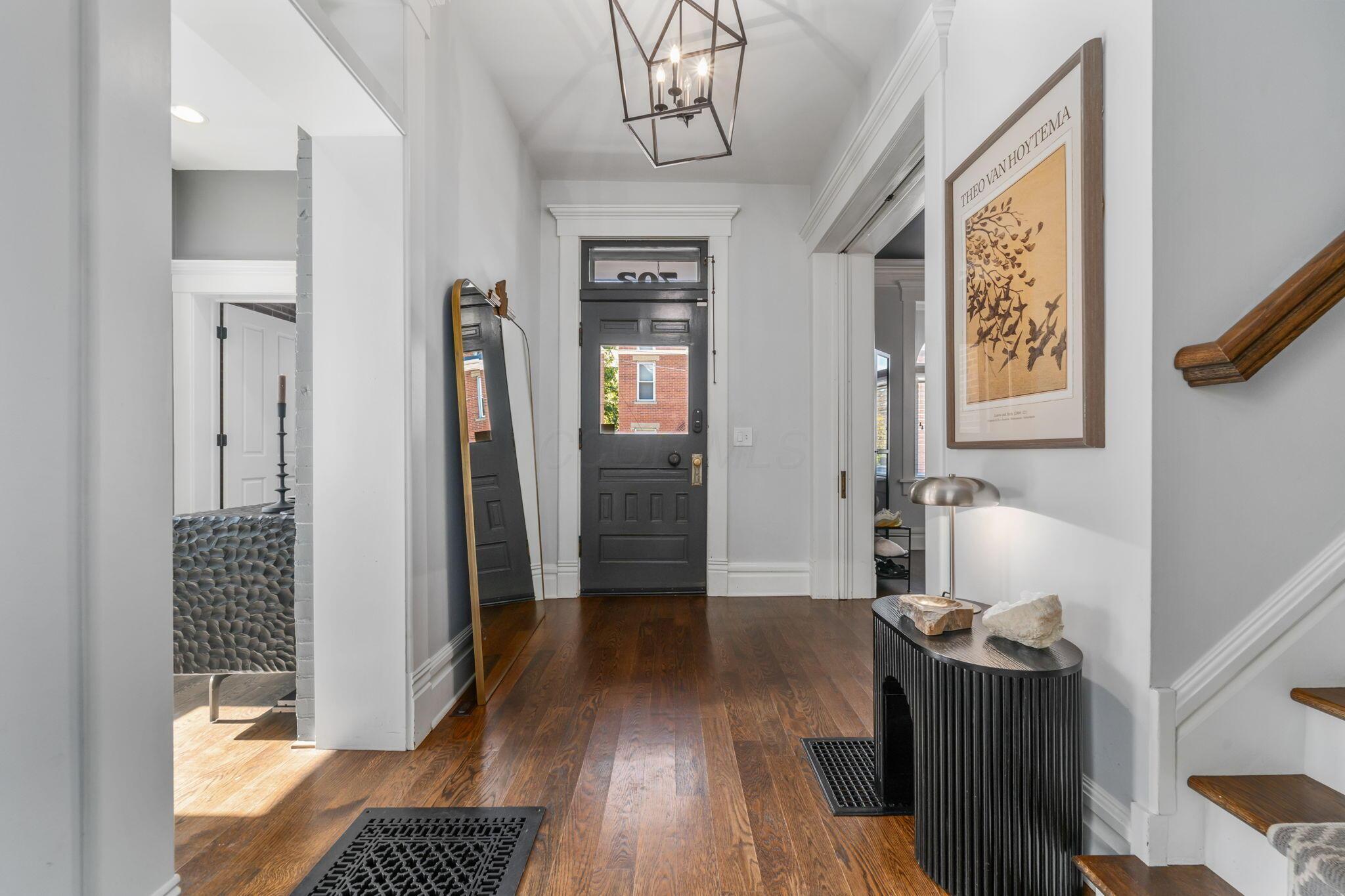 702 S 6th Street