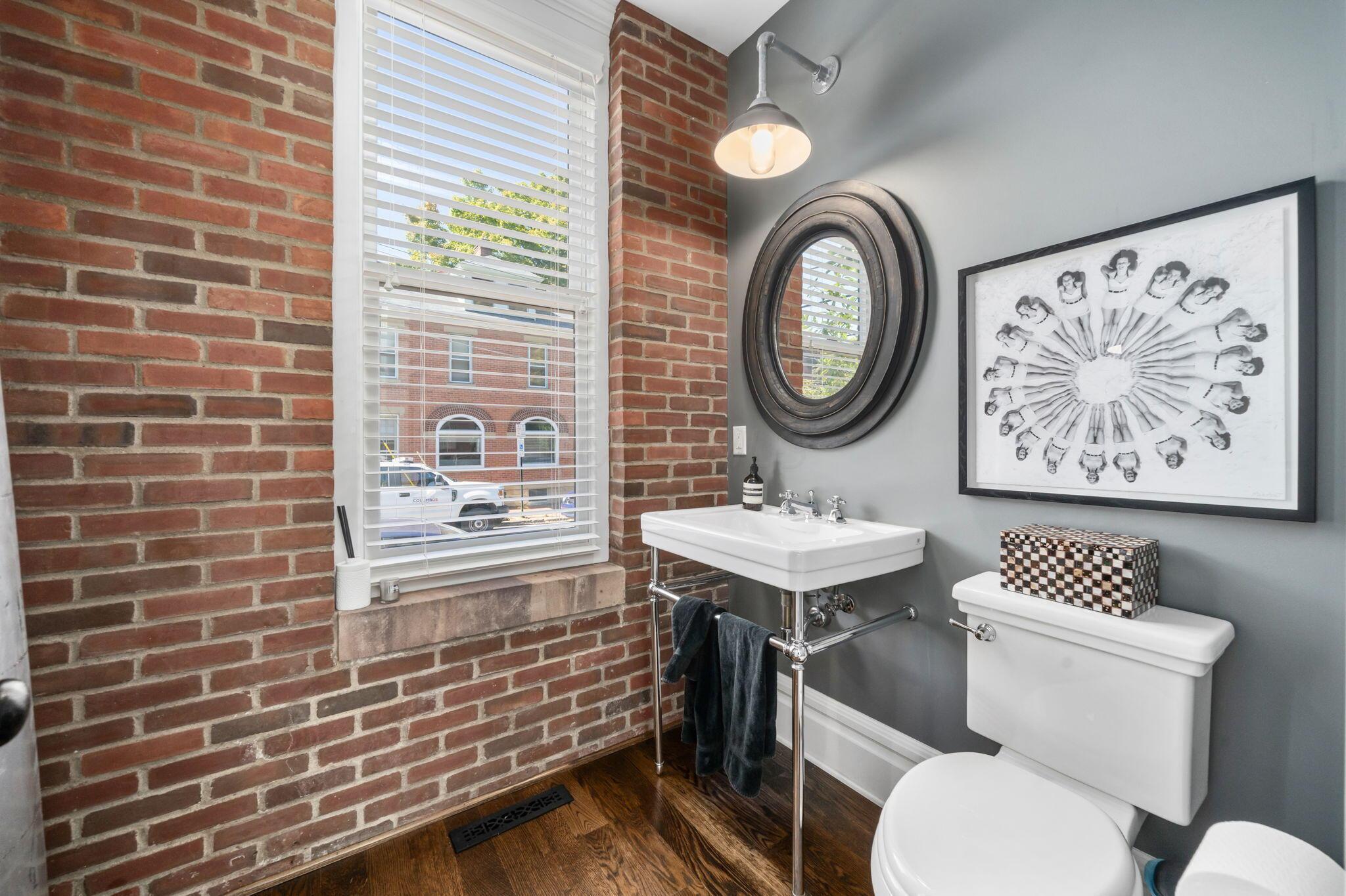 702 S 6th Street