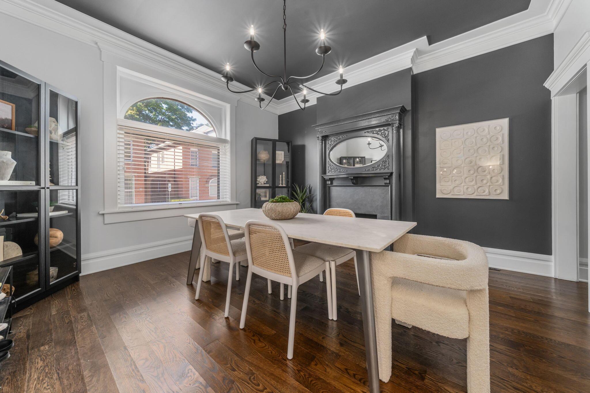 702 S 6th Street