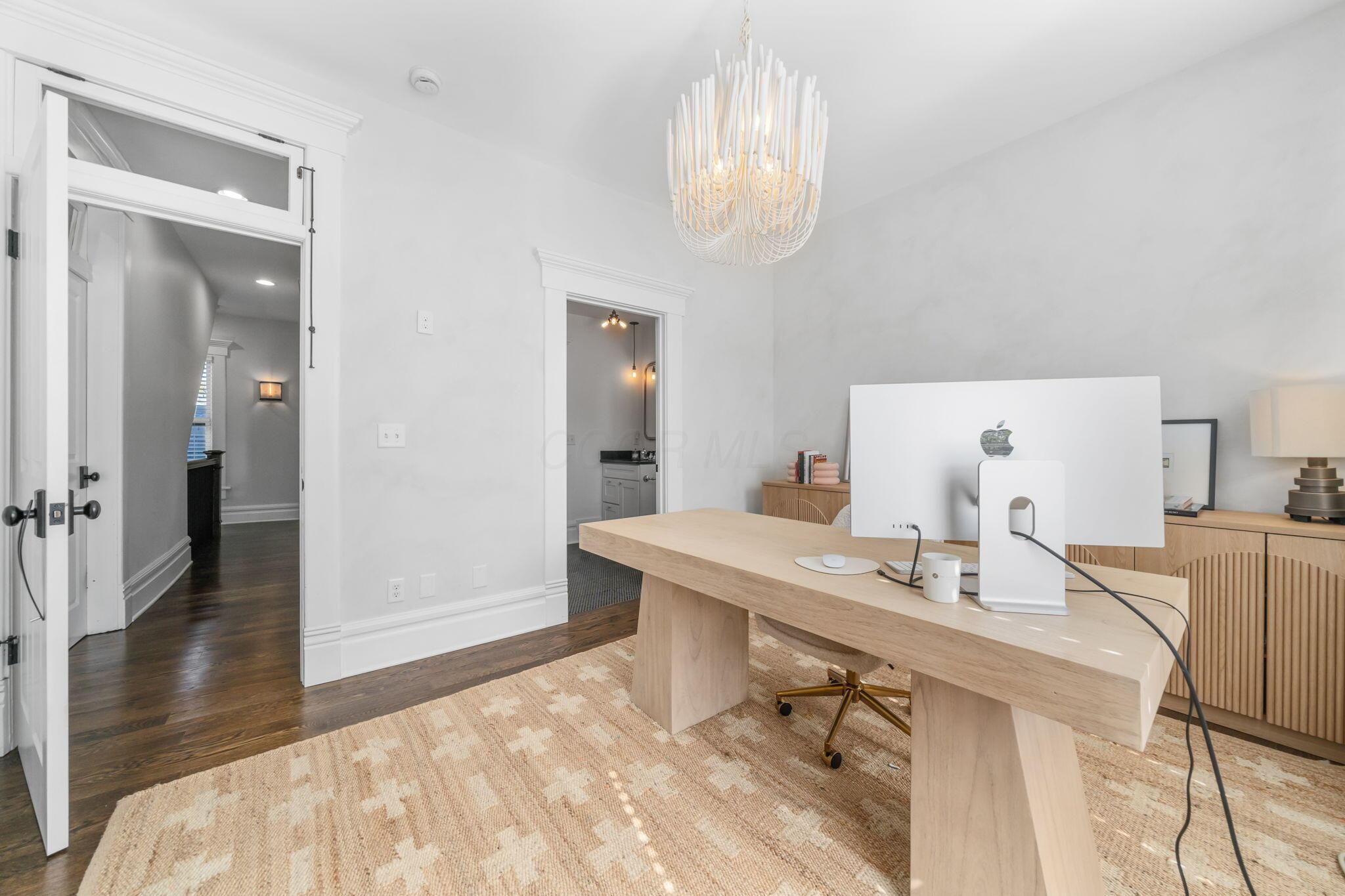 702 S 6th Street