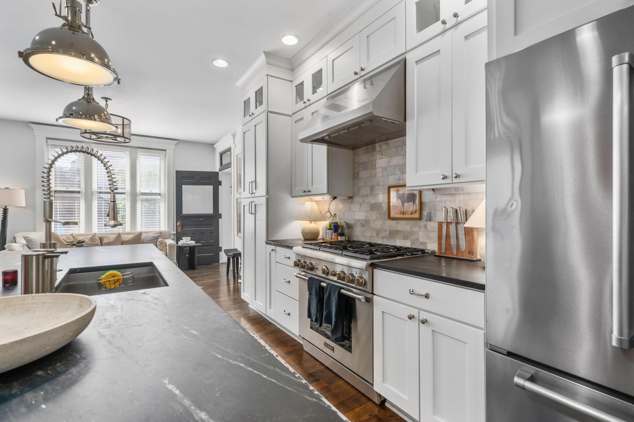 702 S 6th Street