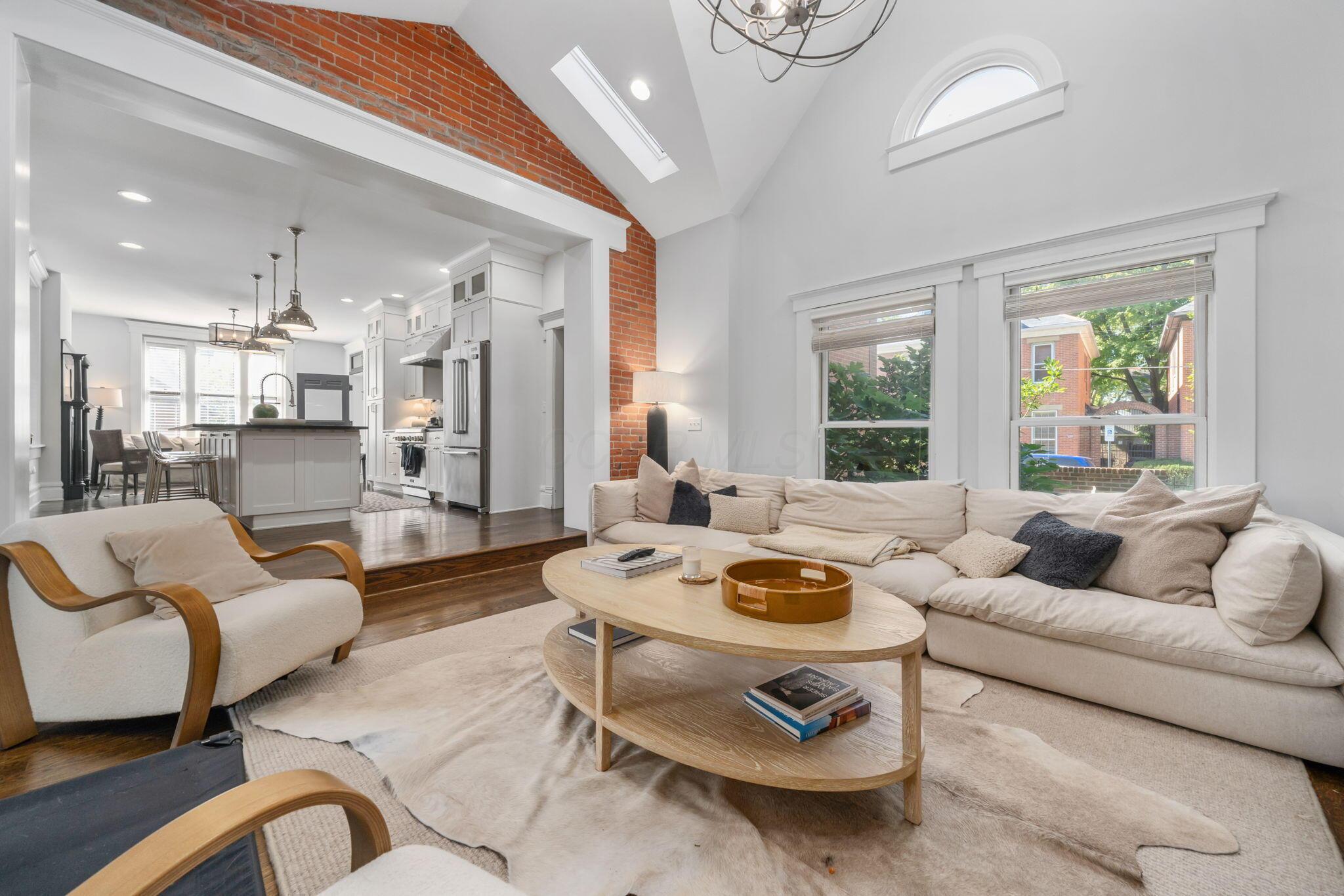 702 S 6th Street