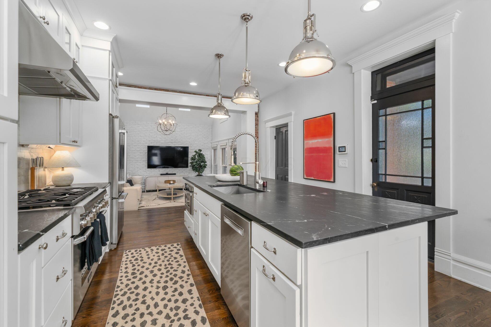 702 S 6th Street