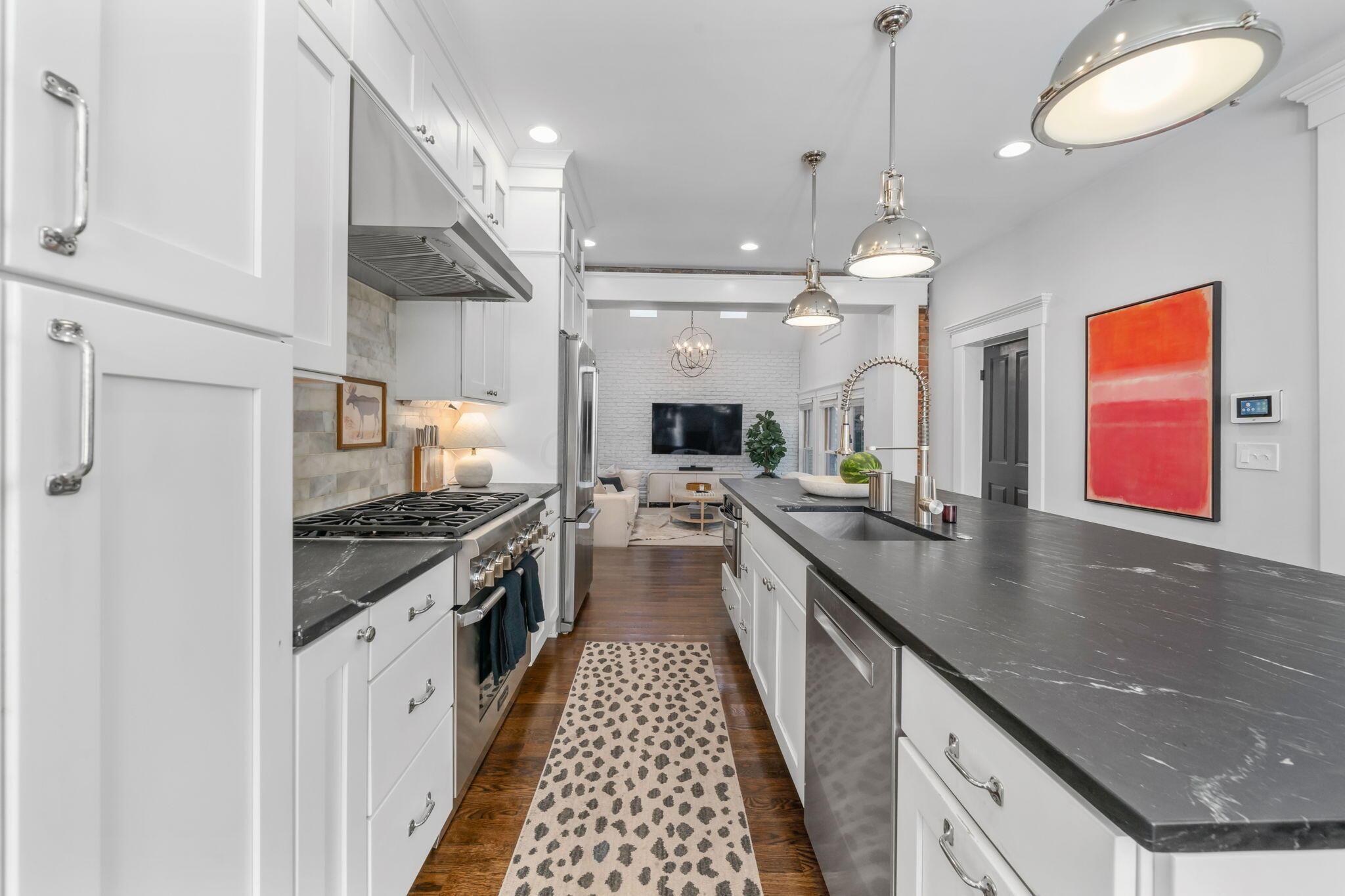 702 S 6th Street