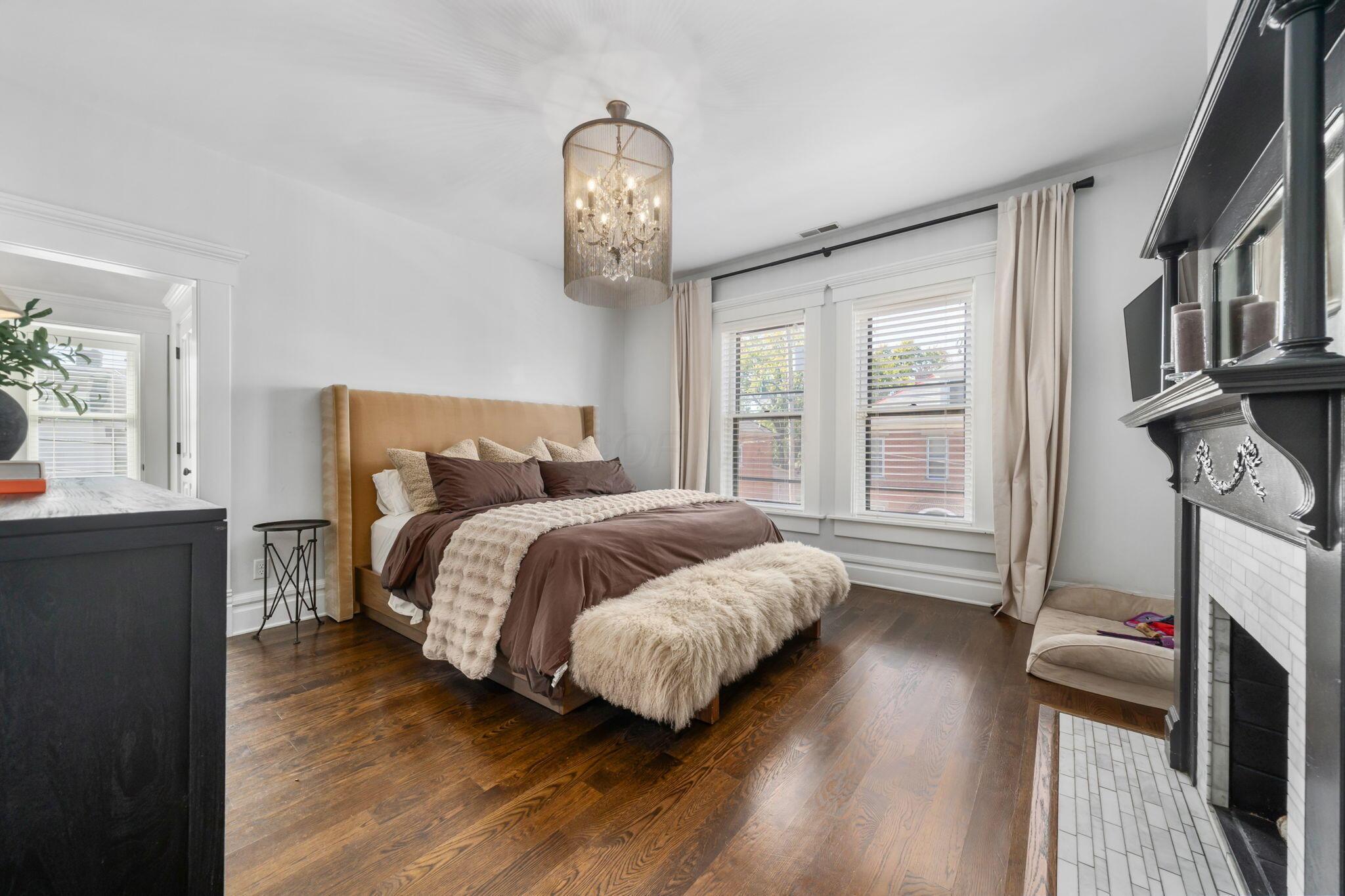 702 S 6th Street