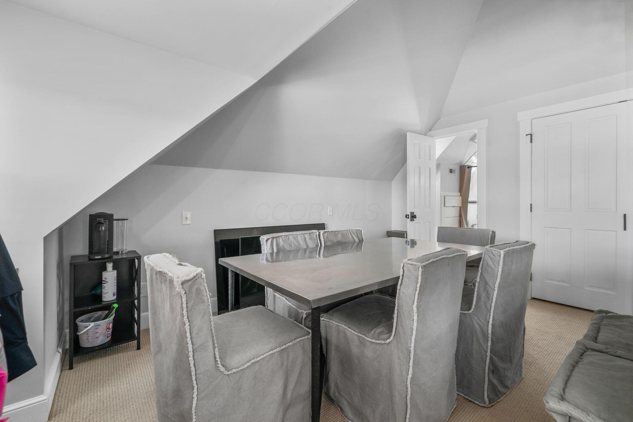 702 S 6th Street