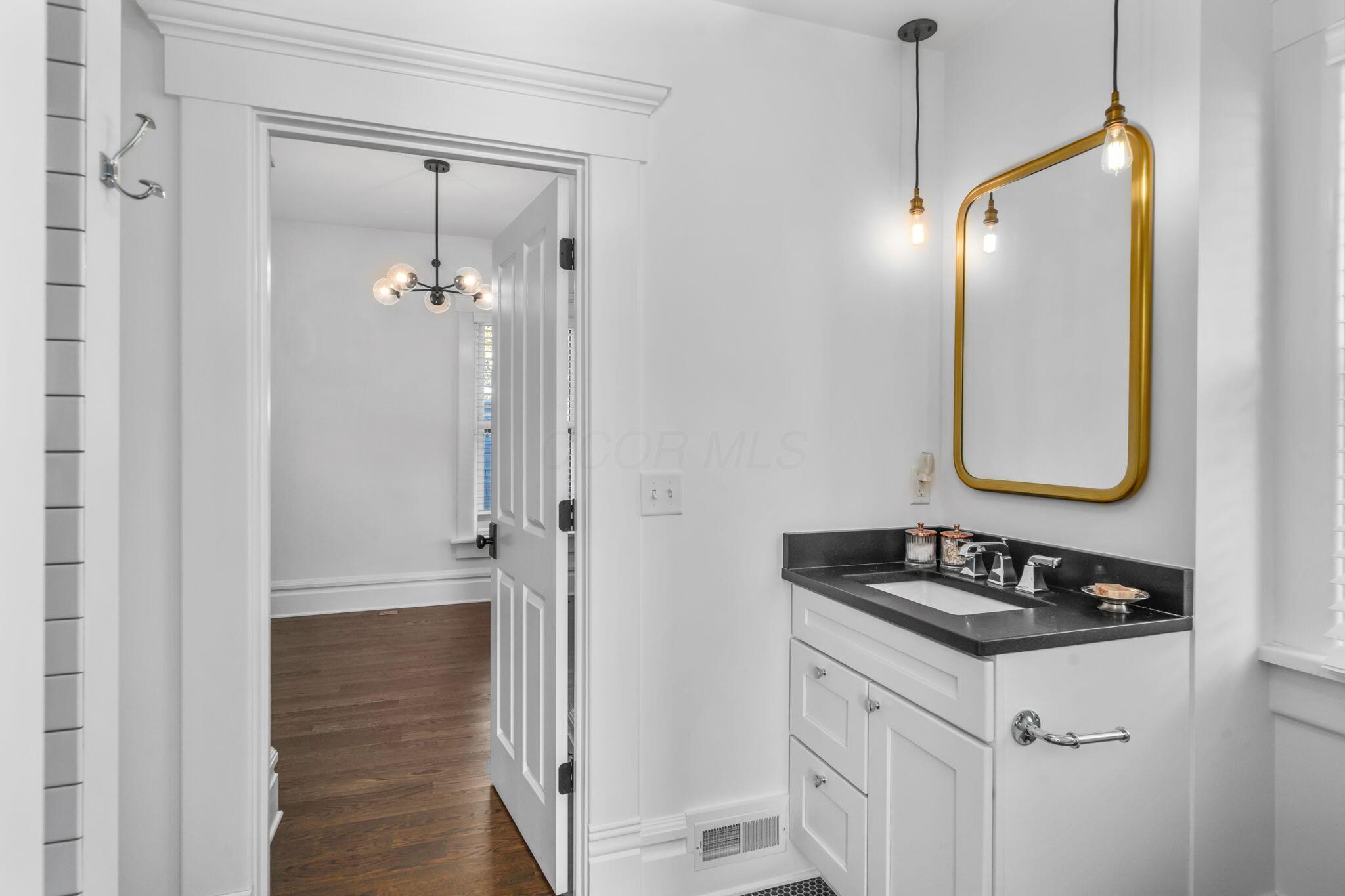 702 S 6th Street