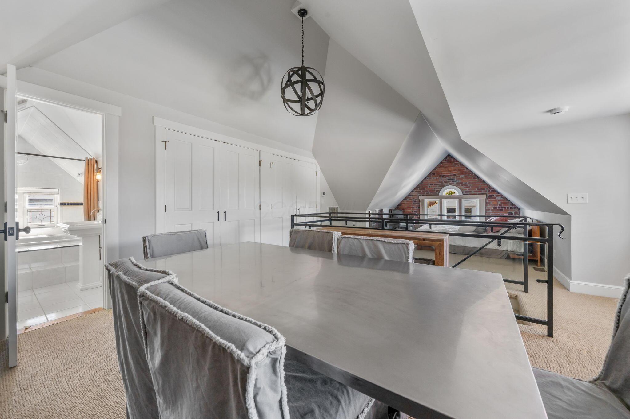 702 S 6th Street