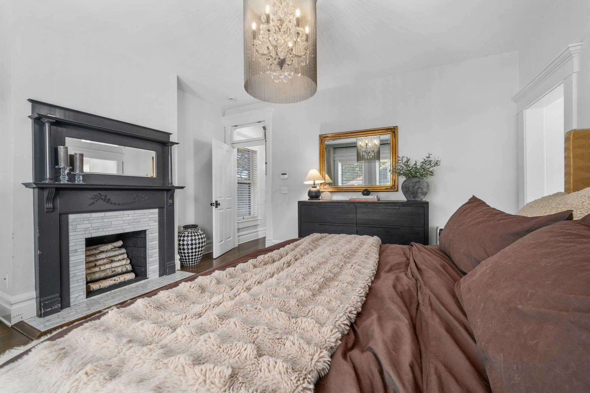 702 S 6th Street