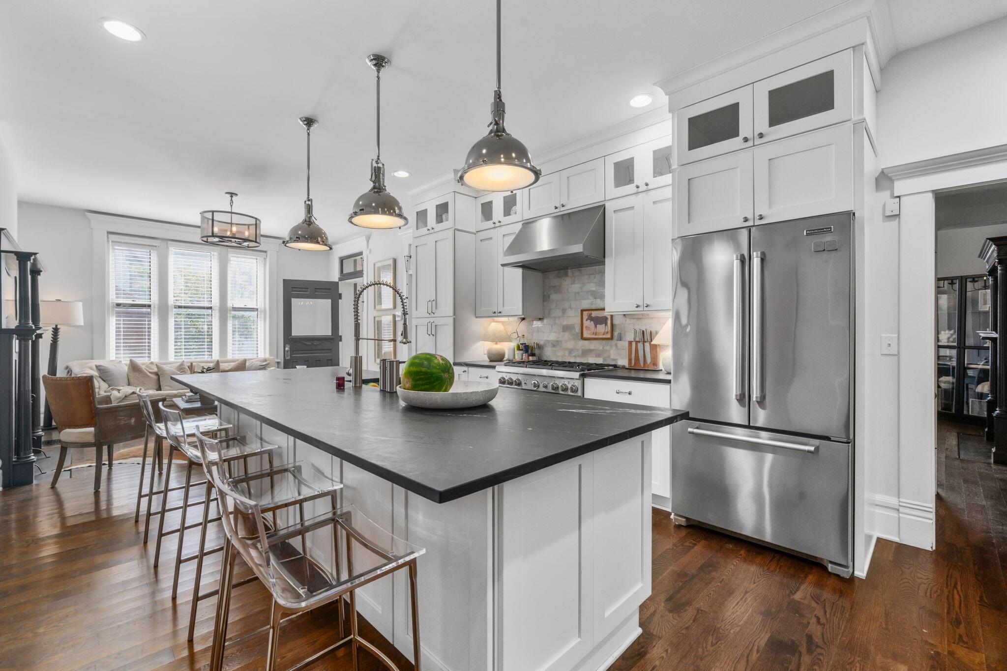 702 S 6th Street