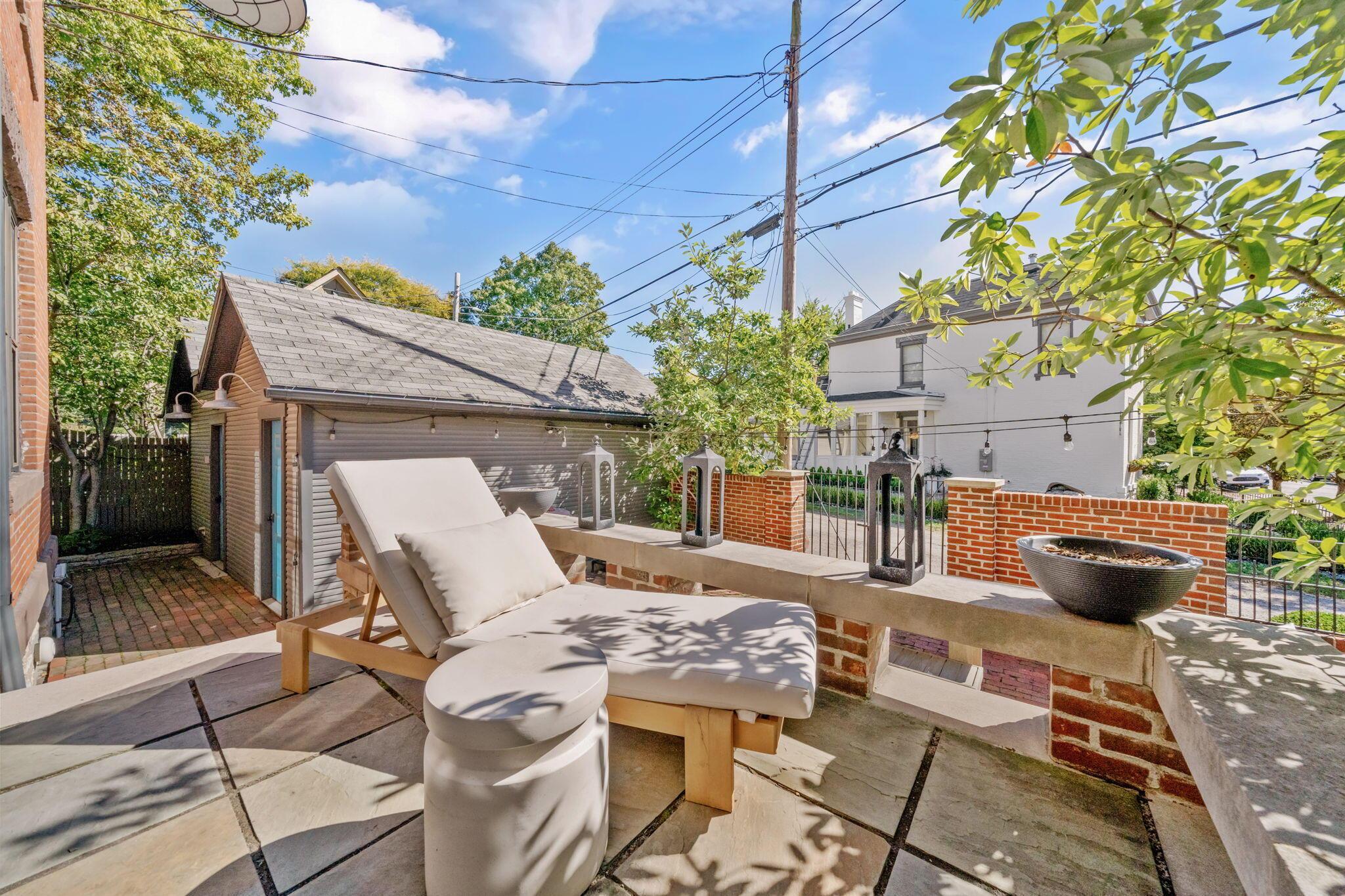 702 S 6th Street