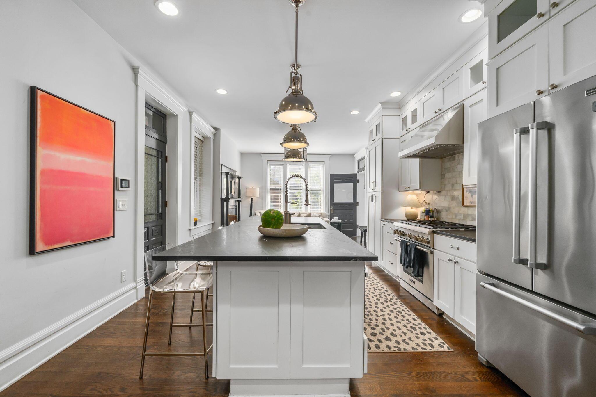 702 S 6th Street