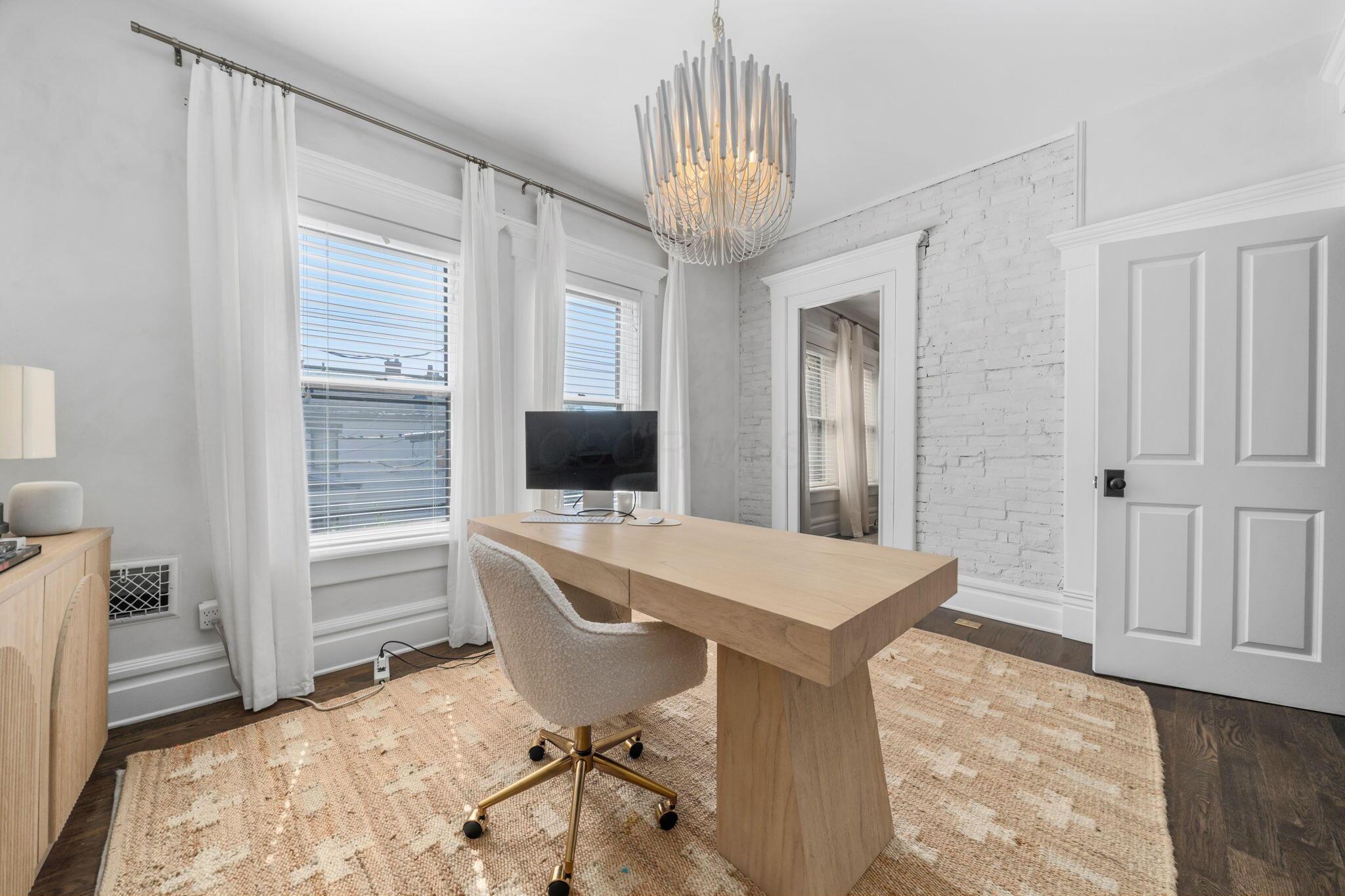 702 S 6th Street