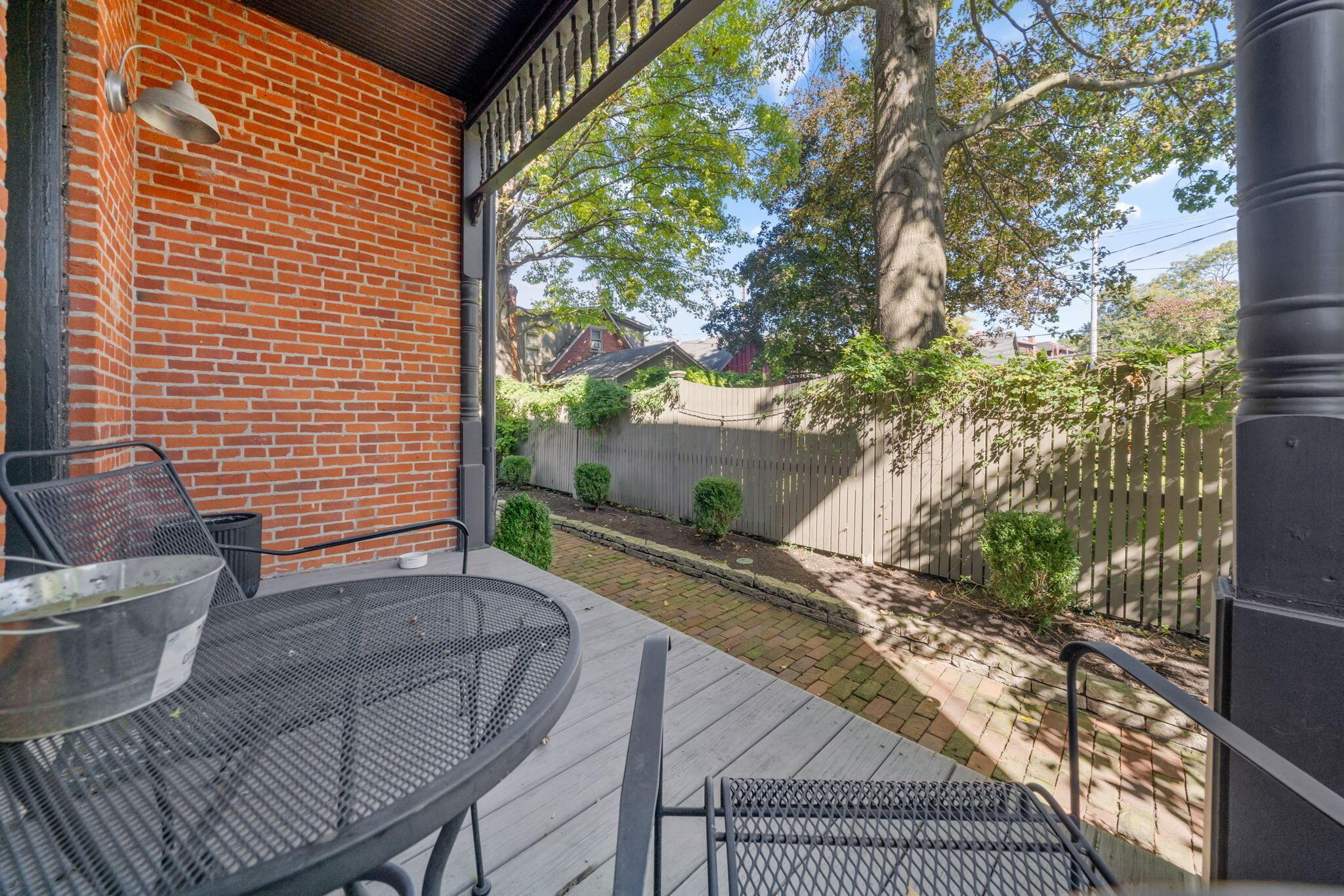 702 S 6th Street