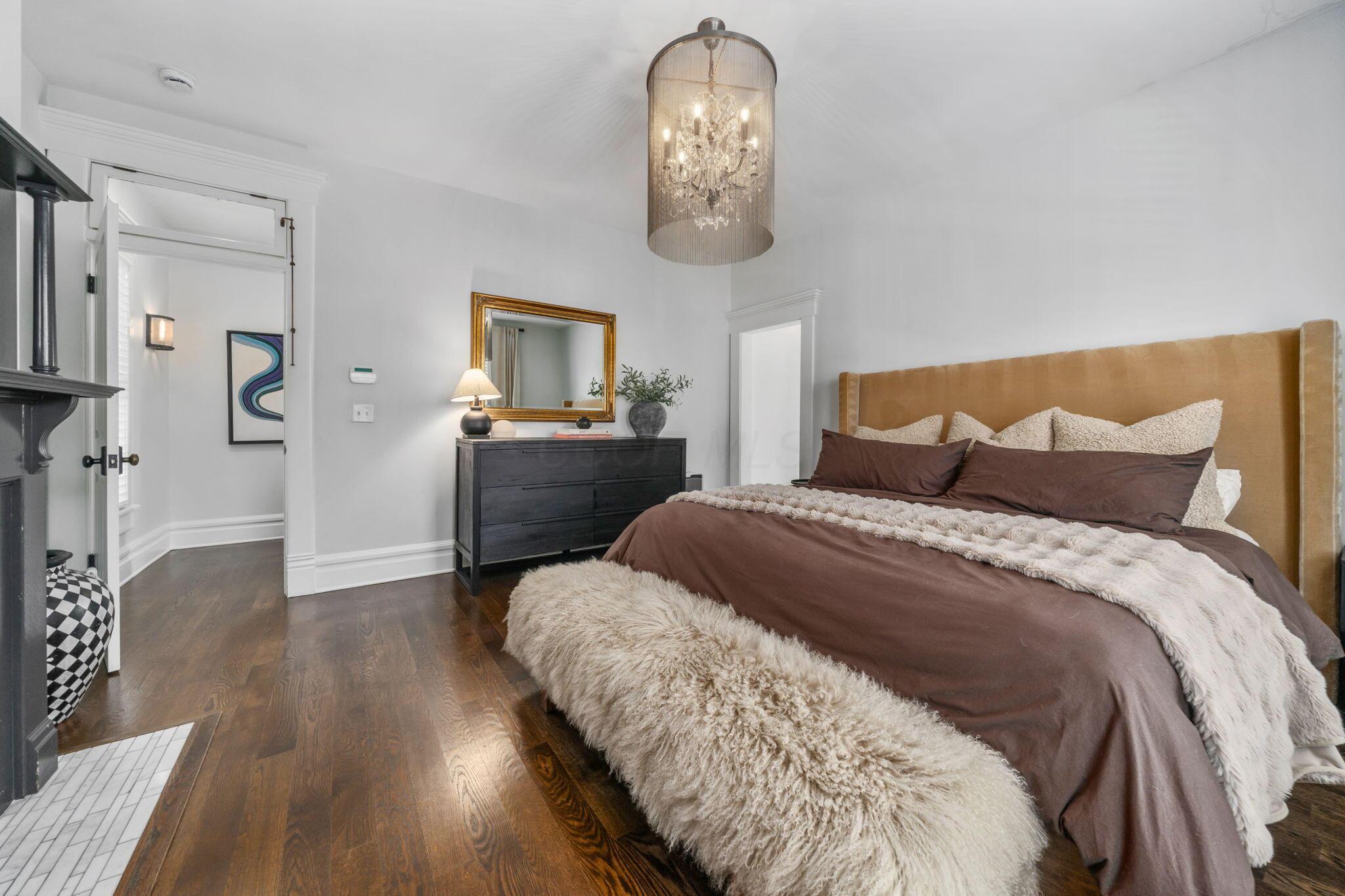 702 S 6th Street