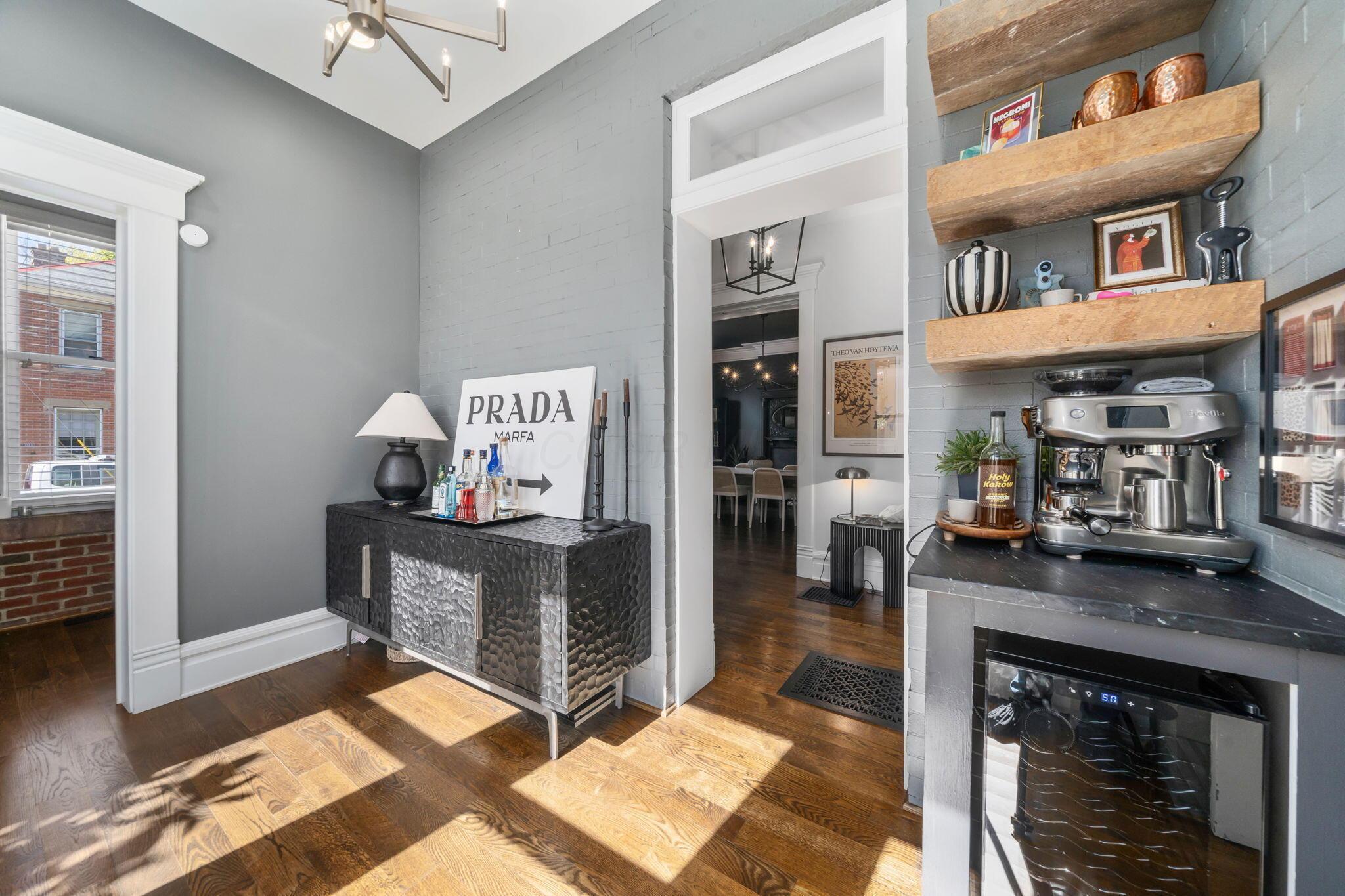 702 S 6th Street