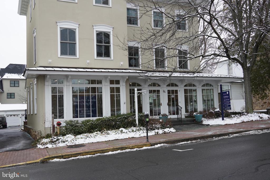 64 S Main St