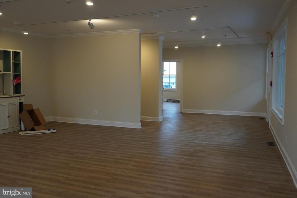 64 S Main St