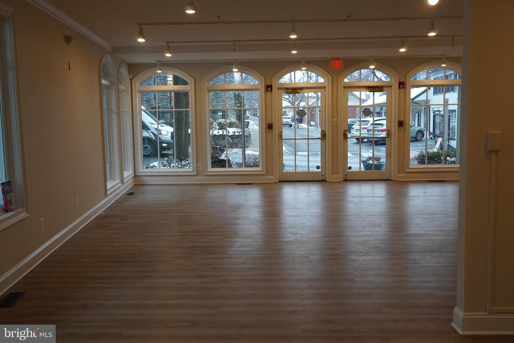 64 S Main St