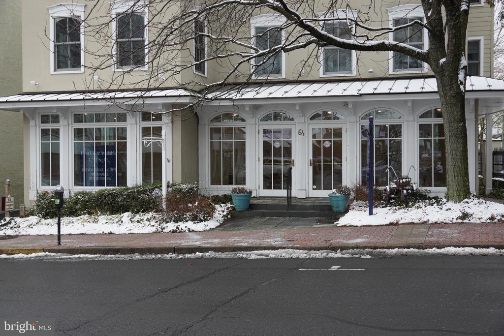 64 S Main St