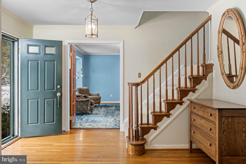 5908 Shetland Dr
