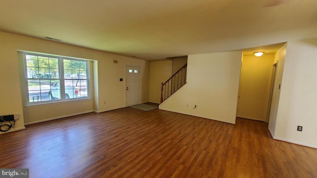 138 CAROUSEL CIRCLE