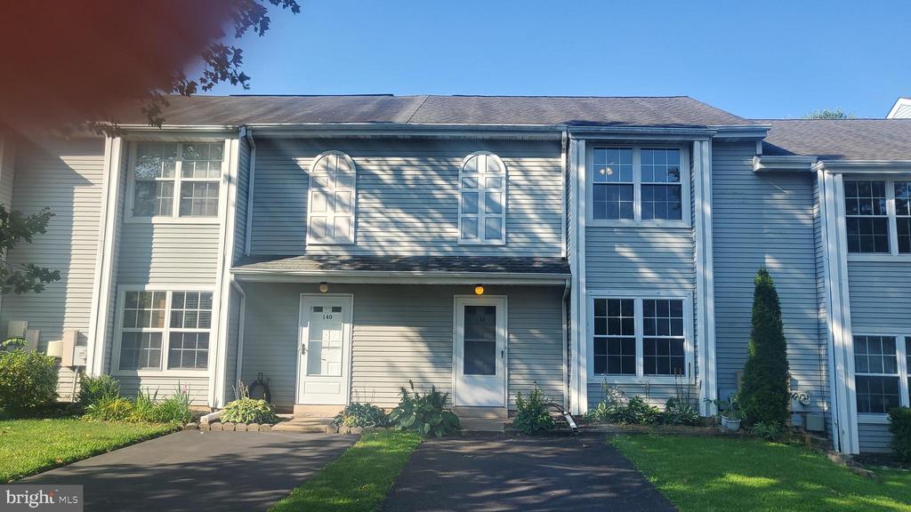 138 CAROUSEL CIRCLE