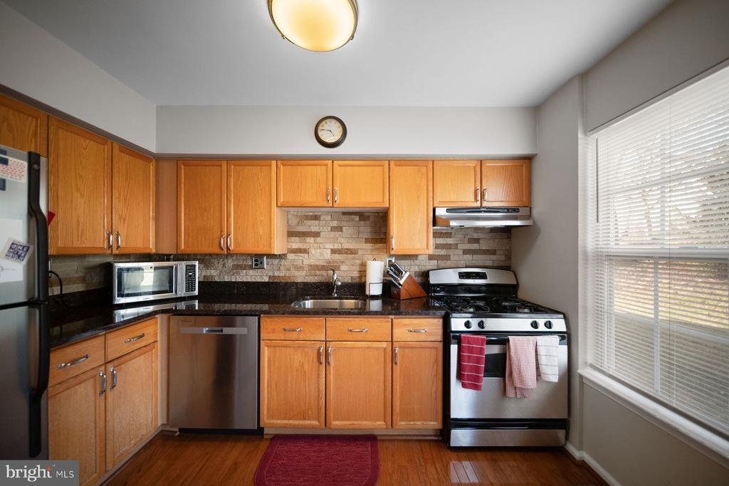 3904 CAPTAIN MOLLY CIRCLE