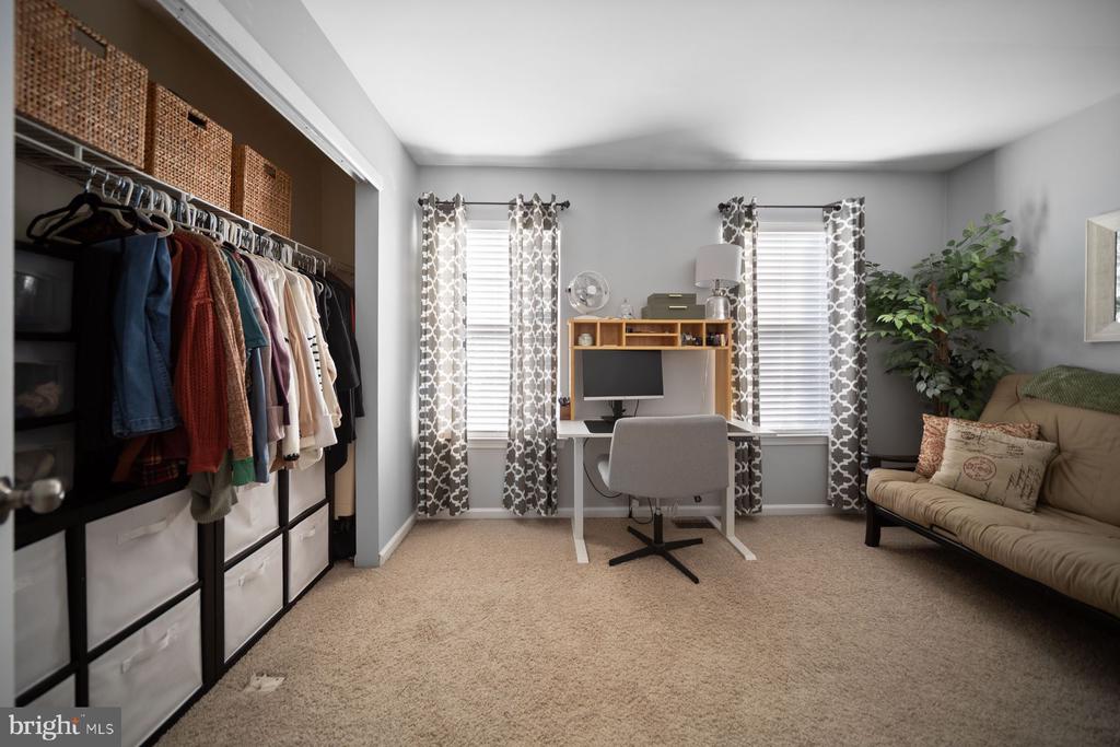 3904 CAPTAIN MOLLY CIRCLE