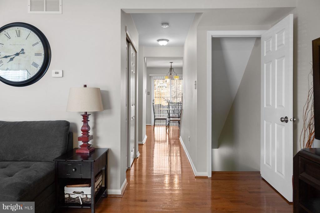 3904 CAPTAIN MOLLY CIRCLE