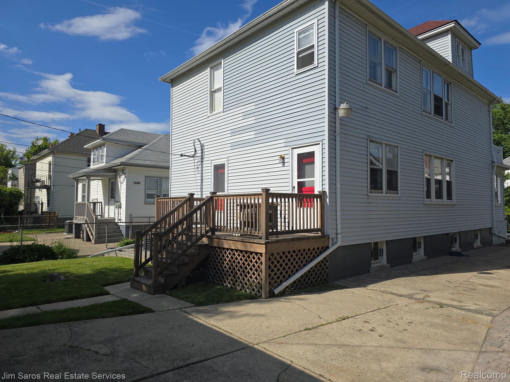1055 Wayburn